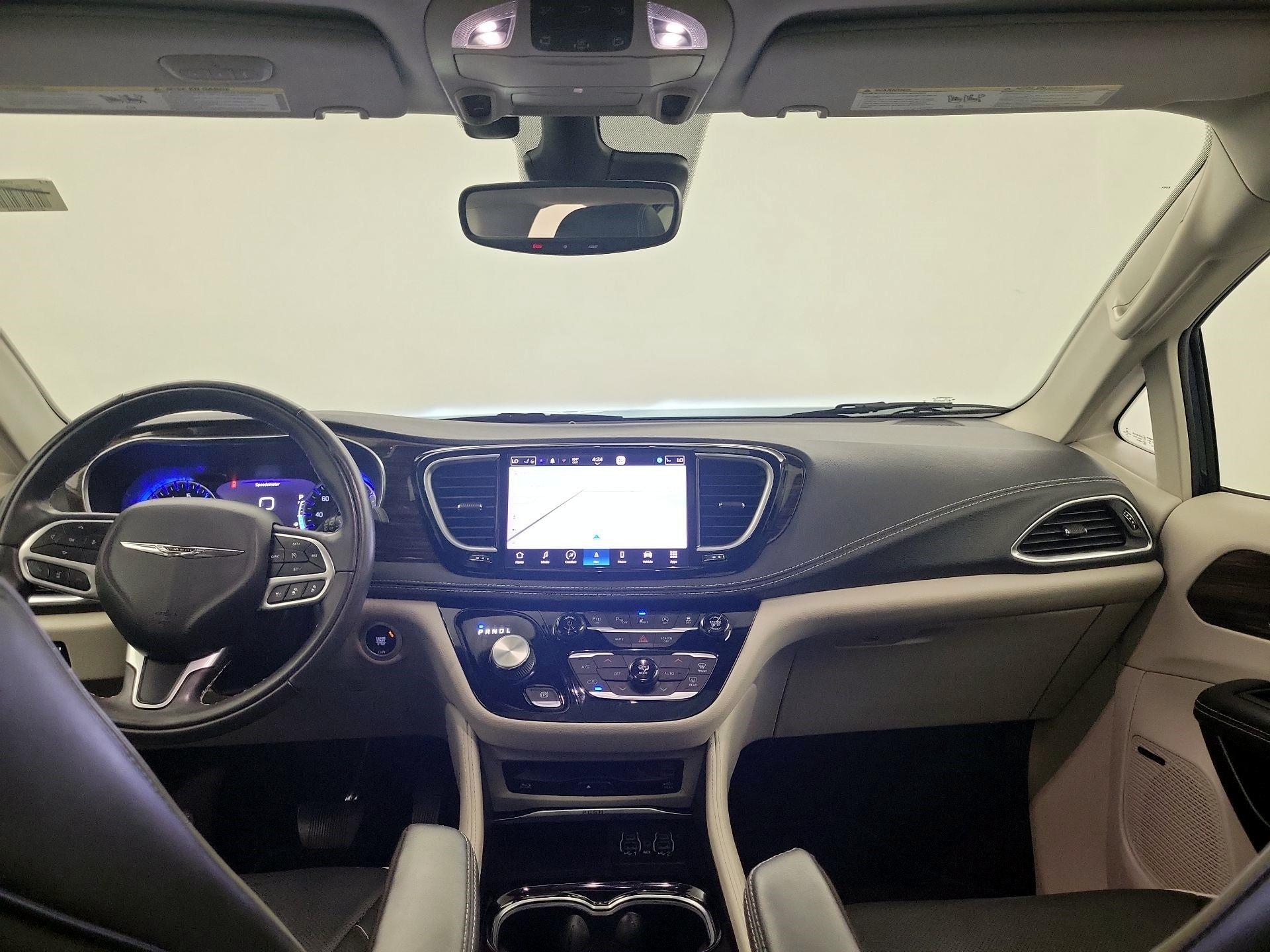 Thumbnail: 2022 Chrysler Pacifica - 8