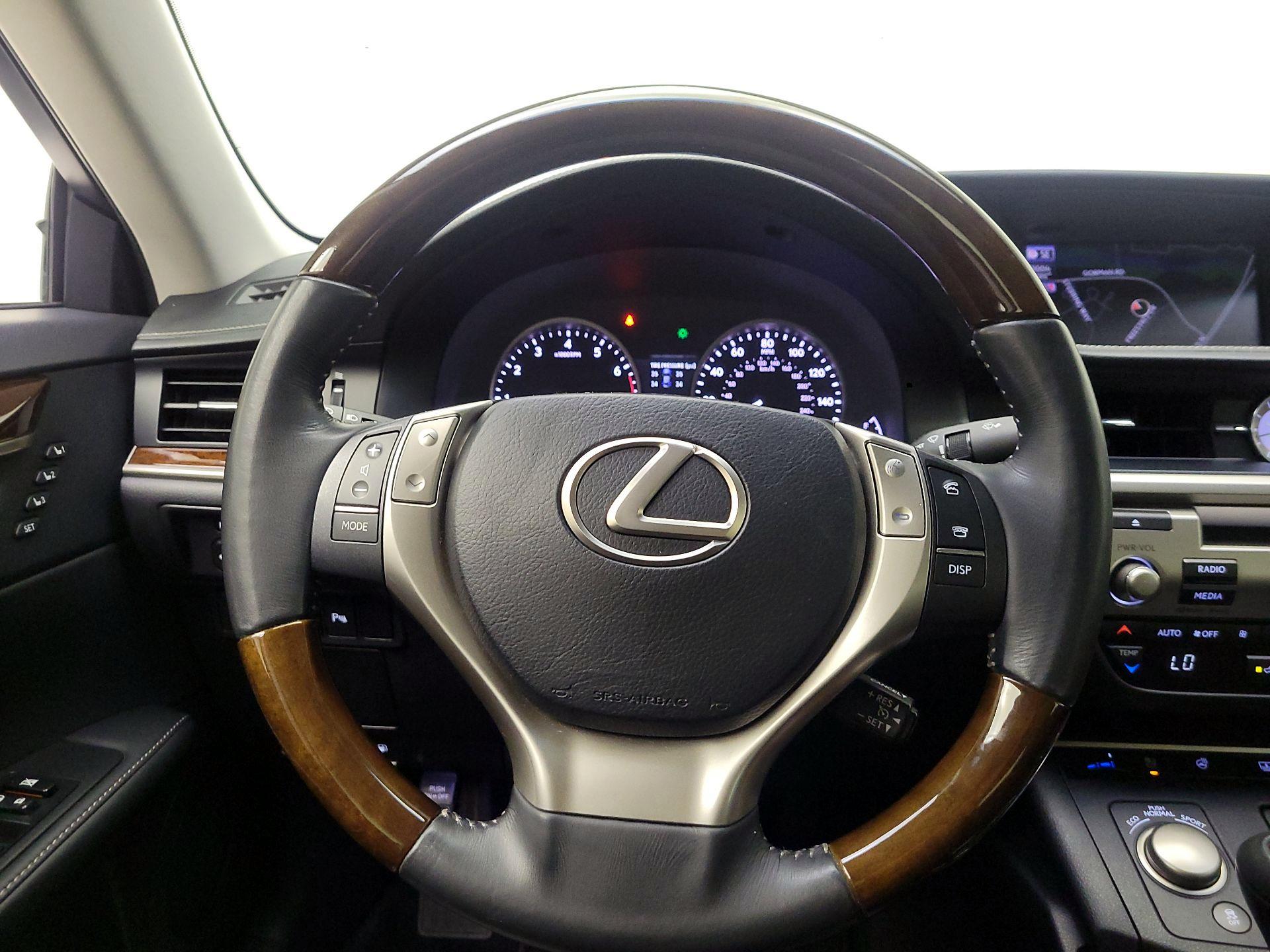 Thumbnail: 2014 Lexus ES - 10