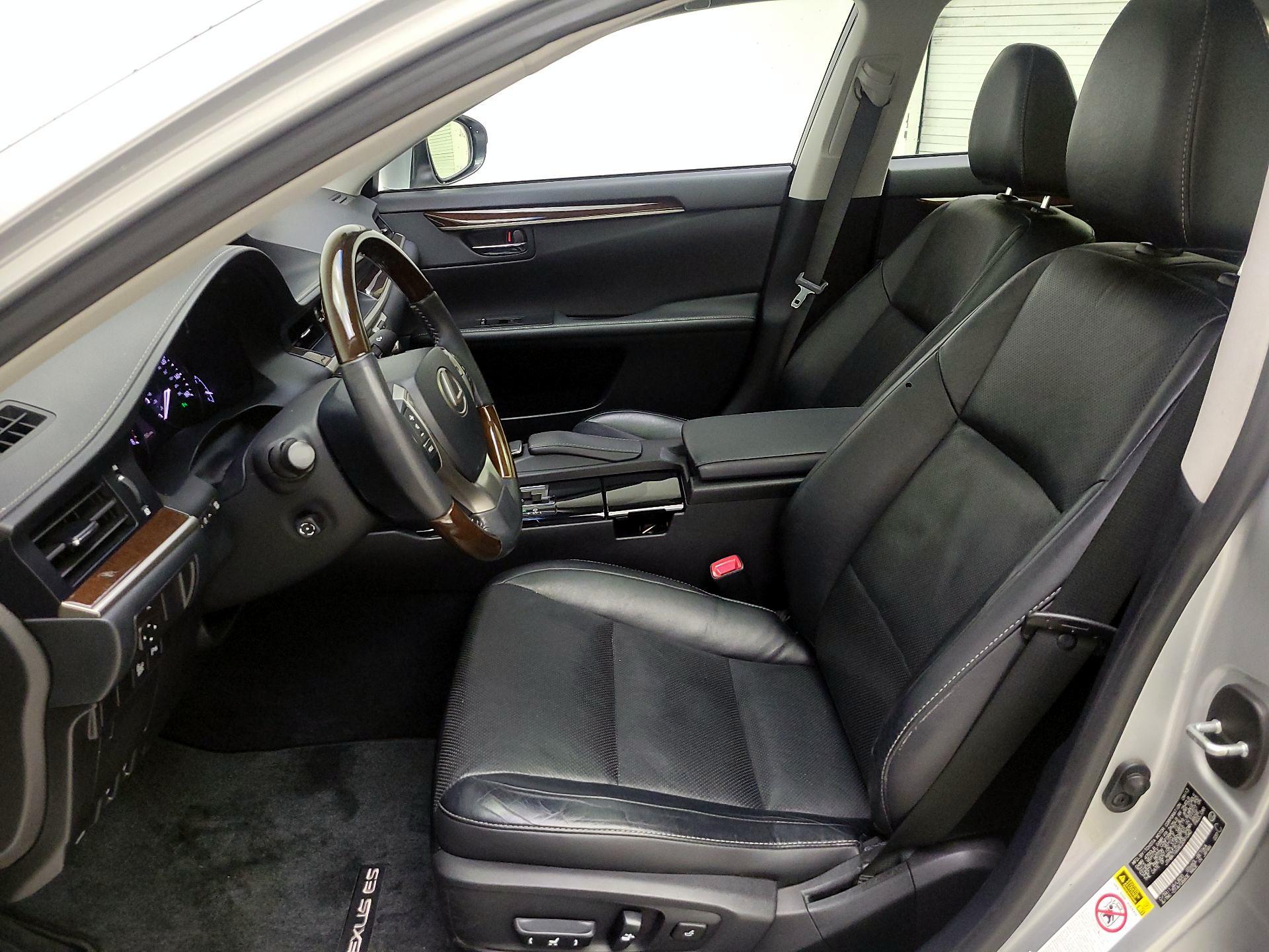 Thumbnail: 2014 Lexus ES - 11