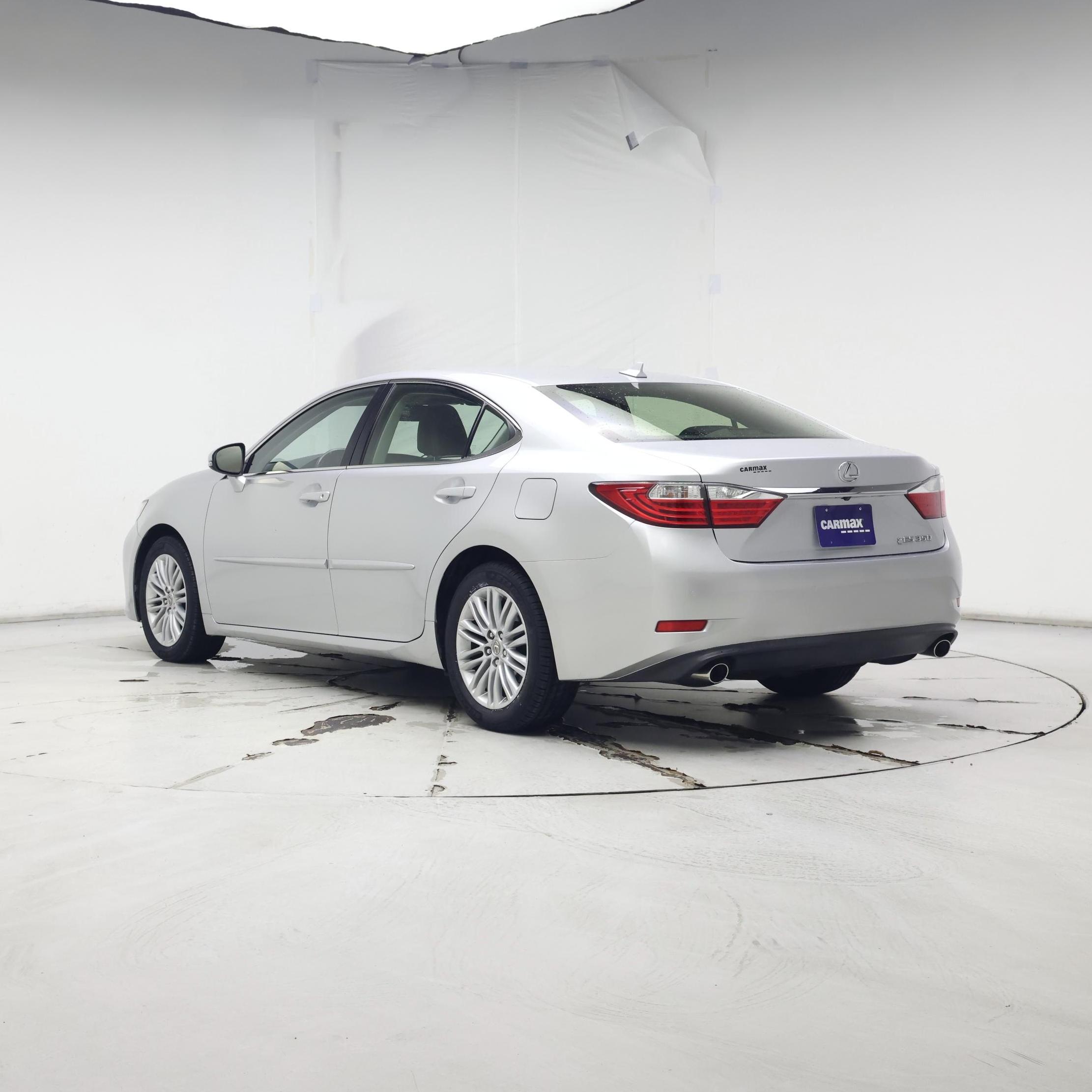 Thumbnail: 2014 Lexus ES - 2