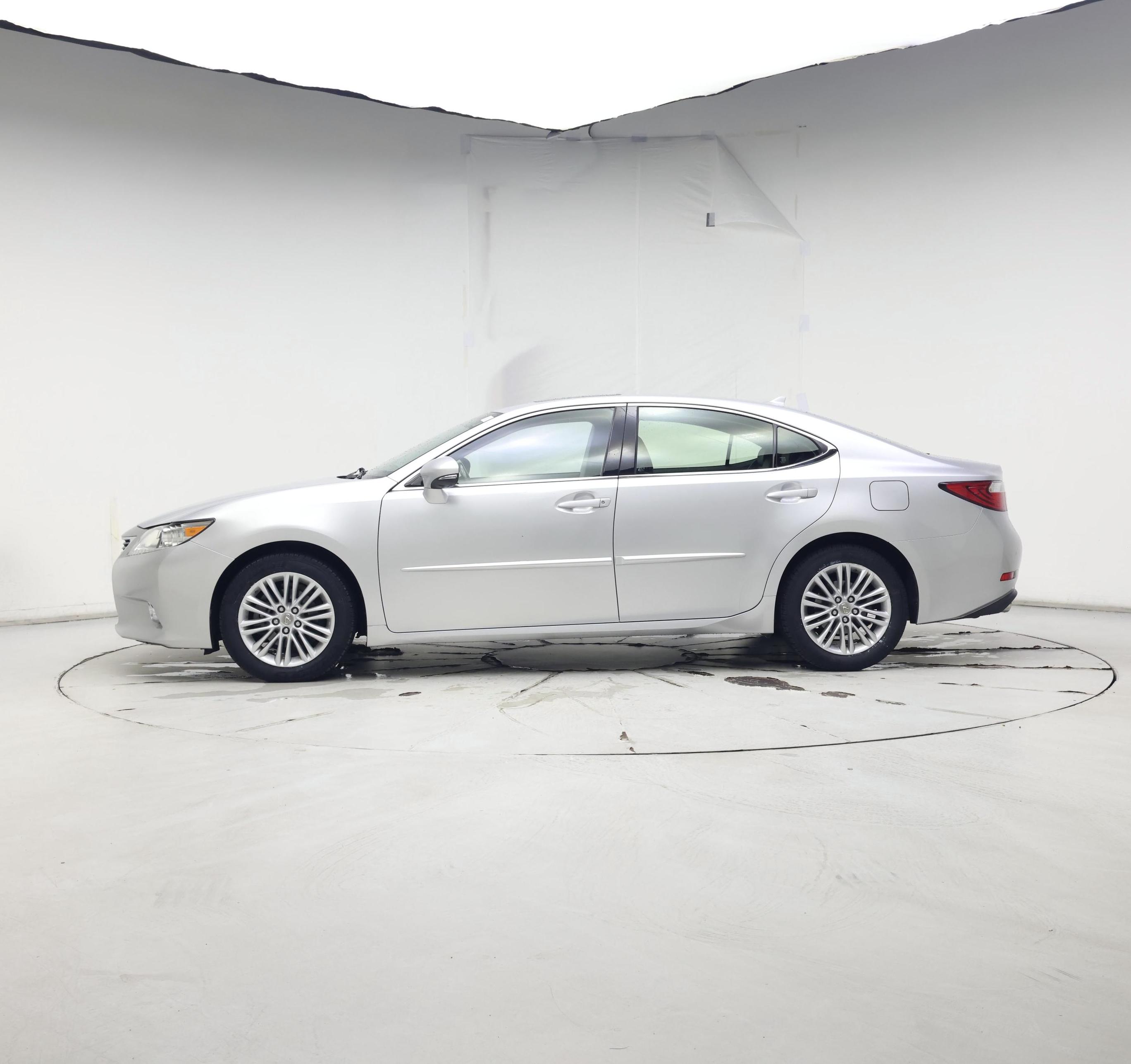 Thumbnail: 2014 Lexus ES - 3