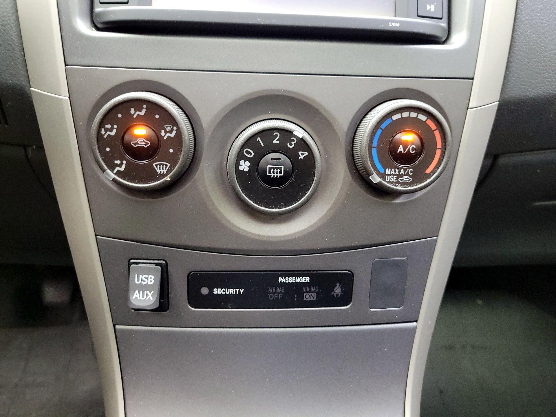 Thumbnail: 2013 Toyota Corolla - 16