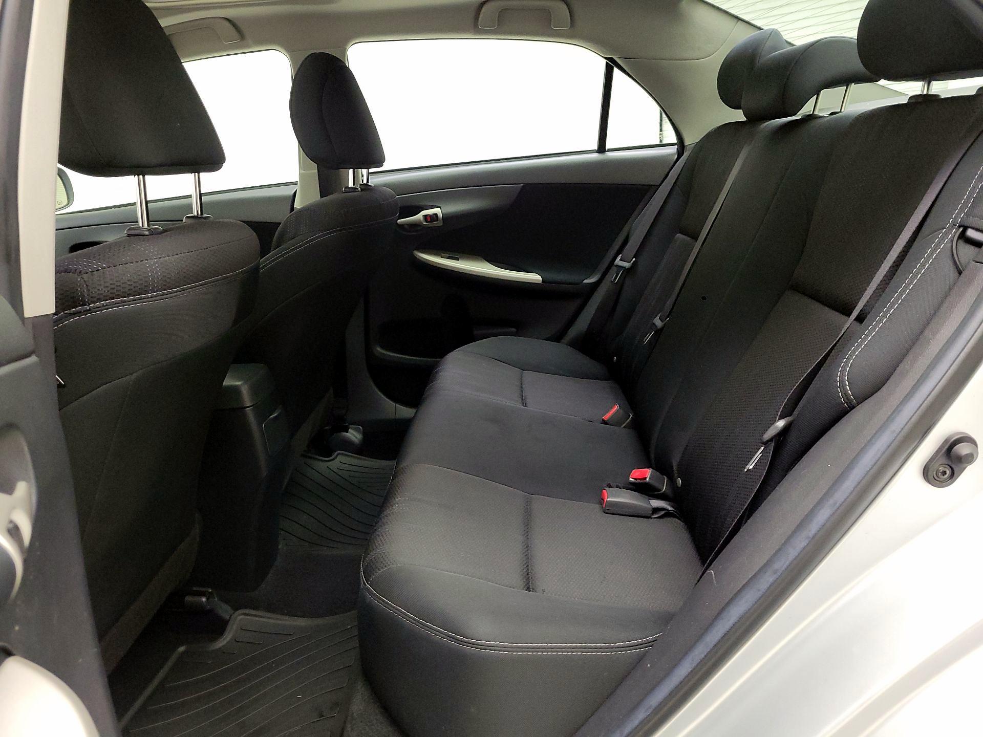 Thumbnail: 2013 Toyota Corolla - 20