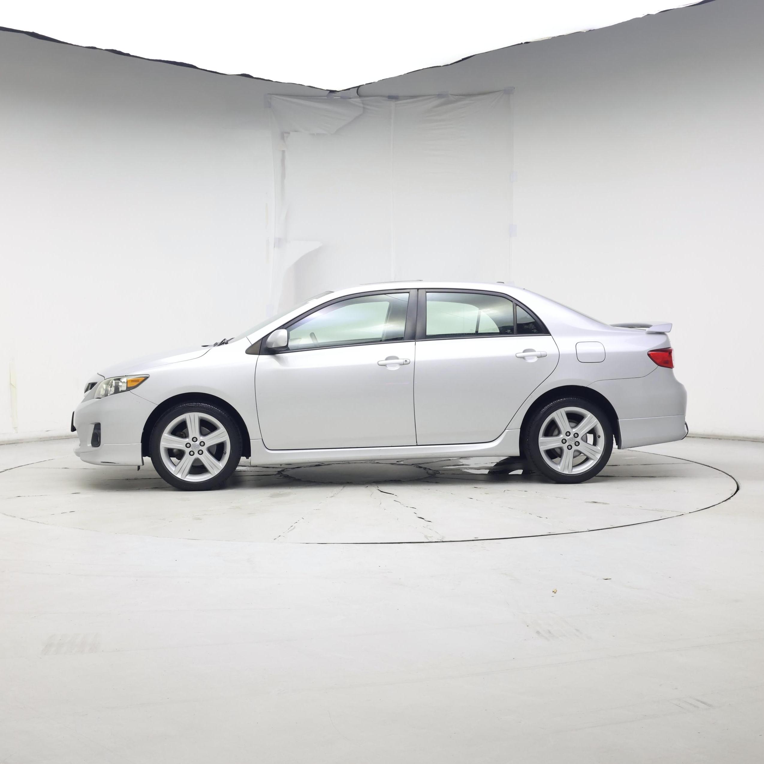 Thumbnail: 2013 Toyota Corolla - 3