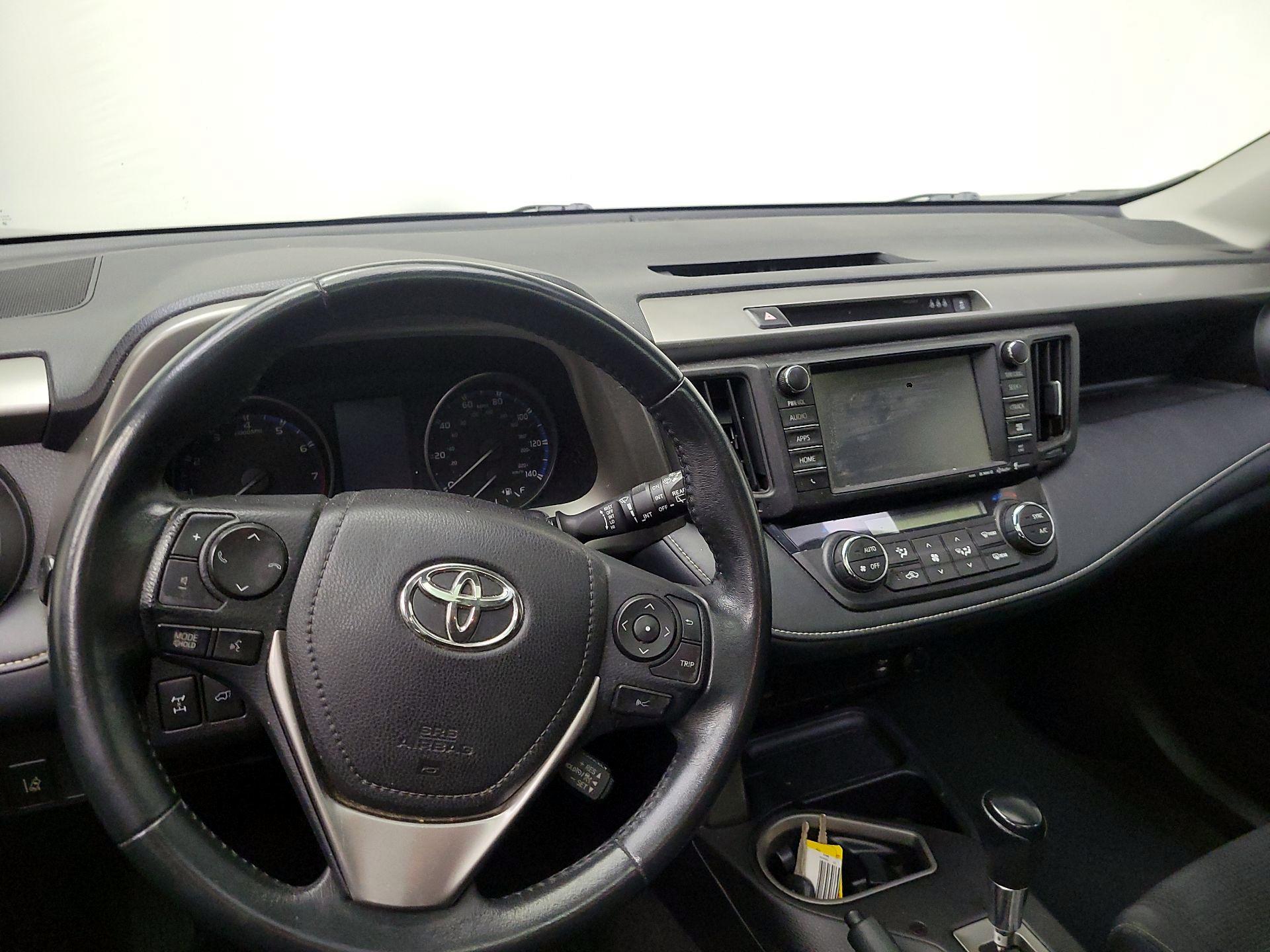 Thumbnail: 2017 Toyota RAV4 - 10