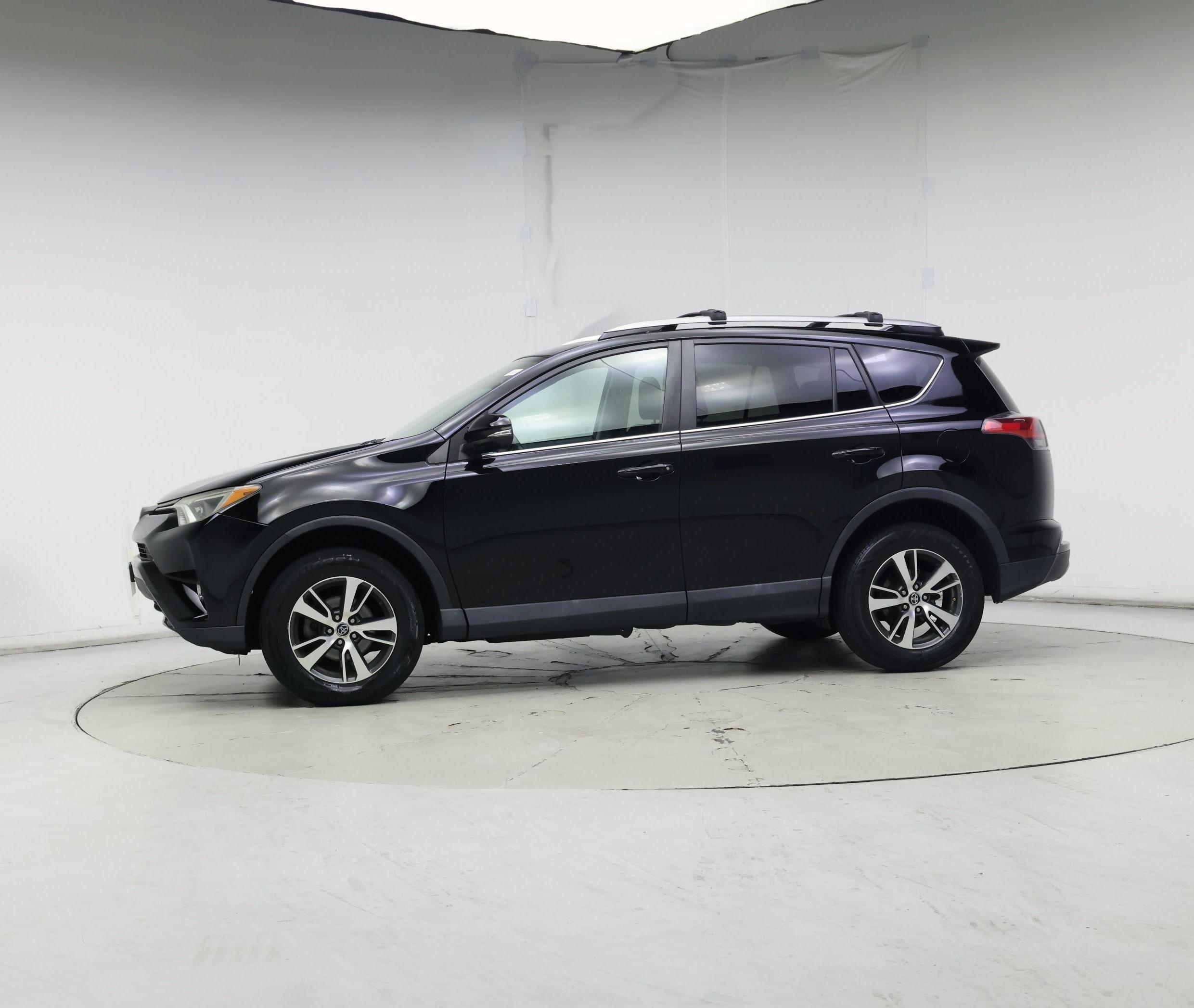 Thumbnail: 2017 Toyota RAV4 - 3