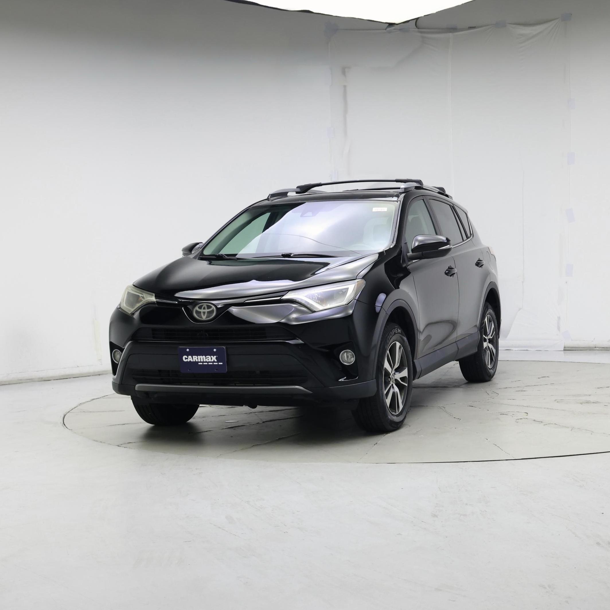 Thumbnail: 2017 Toyota RAV4 - 4