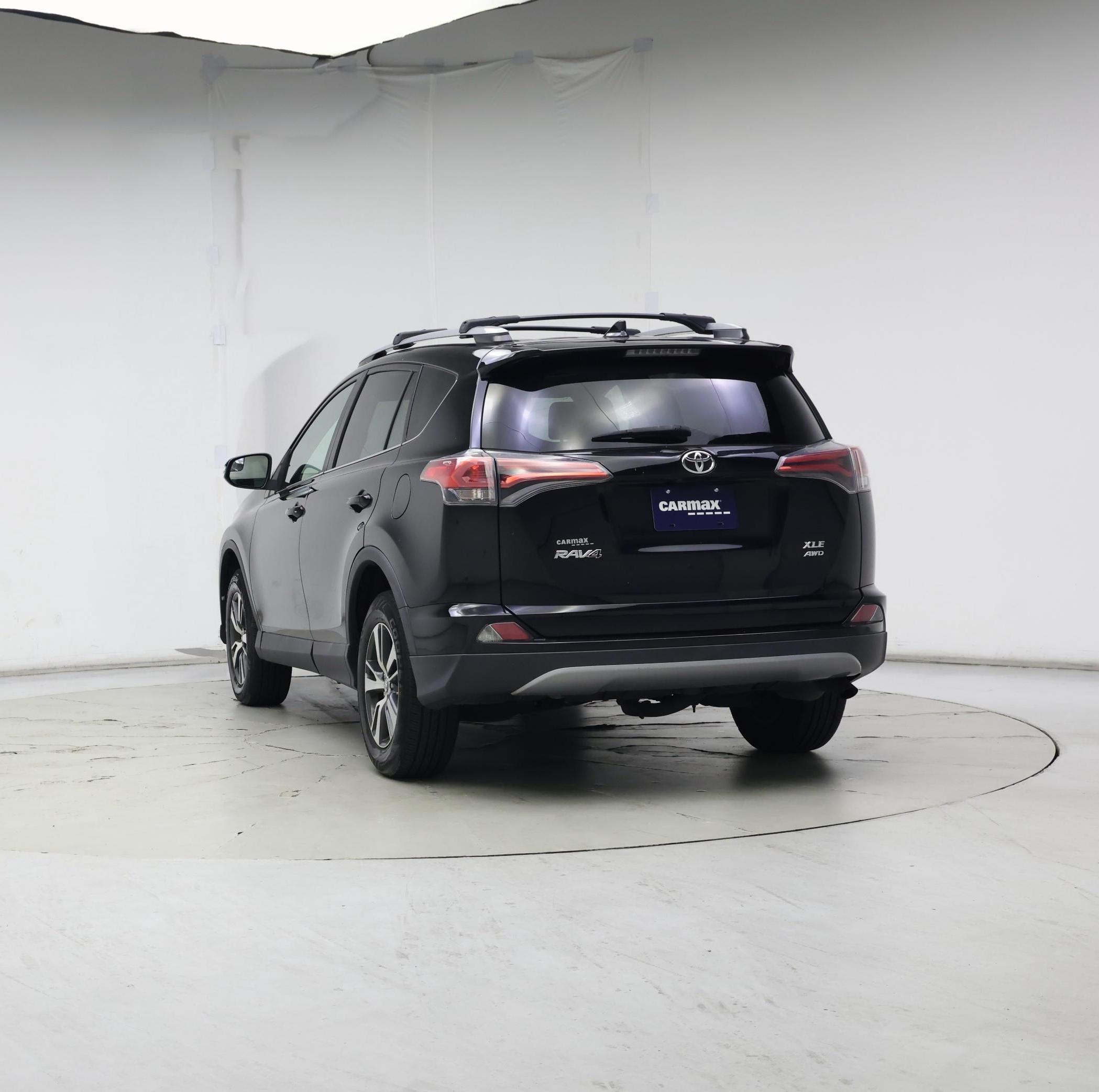 Thumbnail: 2017 Toyota RAV4 - 6