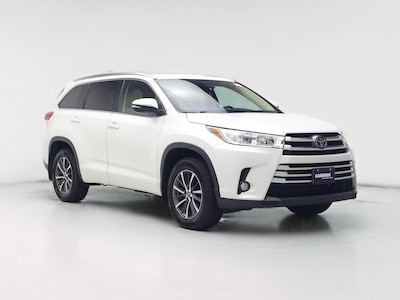 White 2018 Toyota Highlander XLE