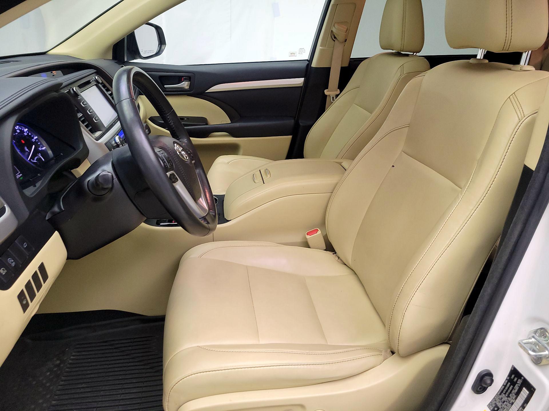 Thumbnail: 2018 Toyota Highlander - 11