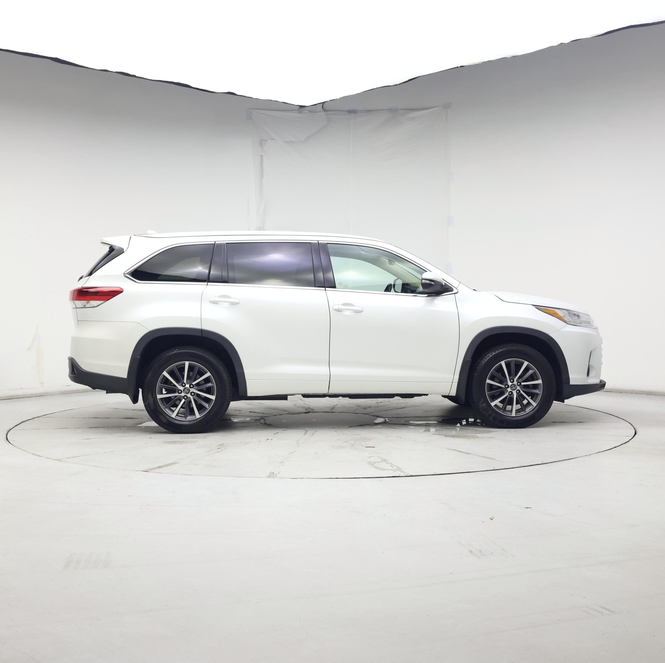 Thumbnail: 2018 Toyota Highlander - 7