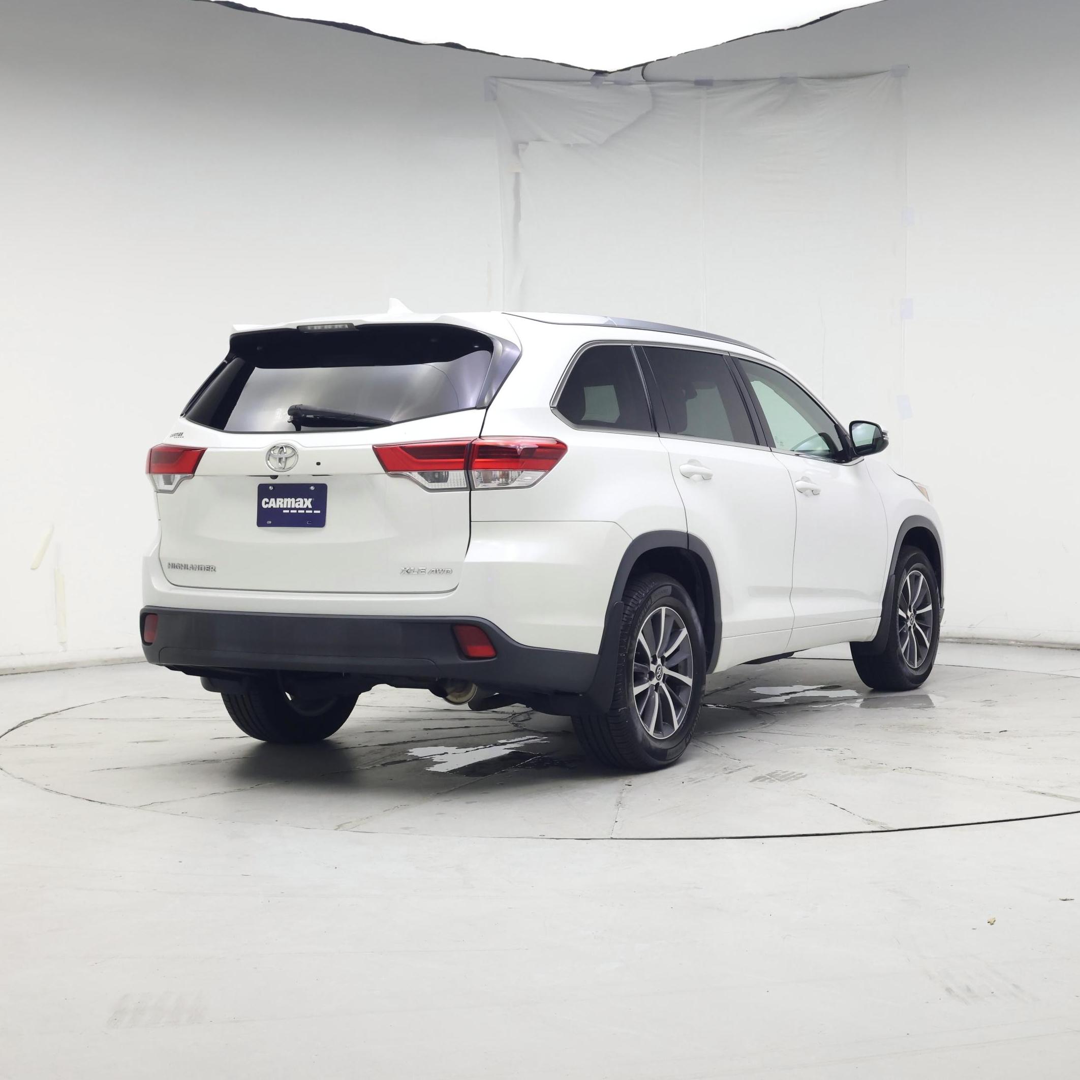 Thumbnail: 2018 Toyota Highlander - 8
