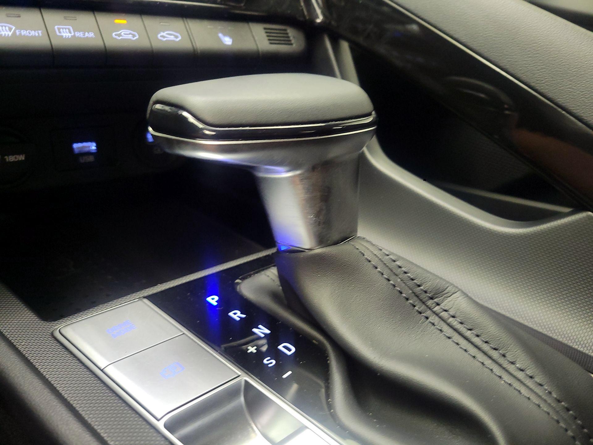 Thumbnail: 2021 Hyundai Elantra - 17