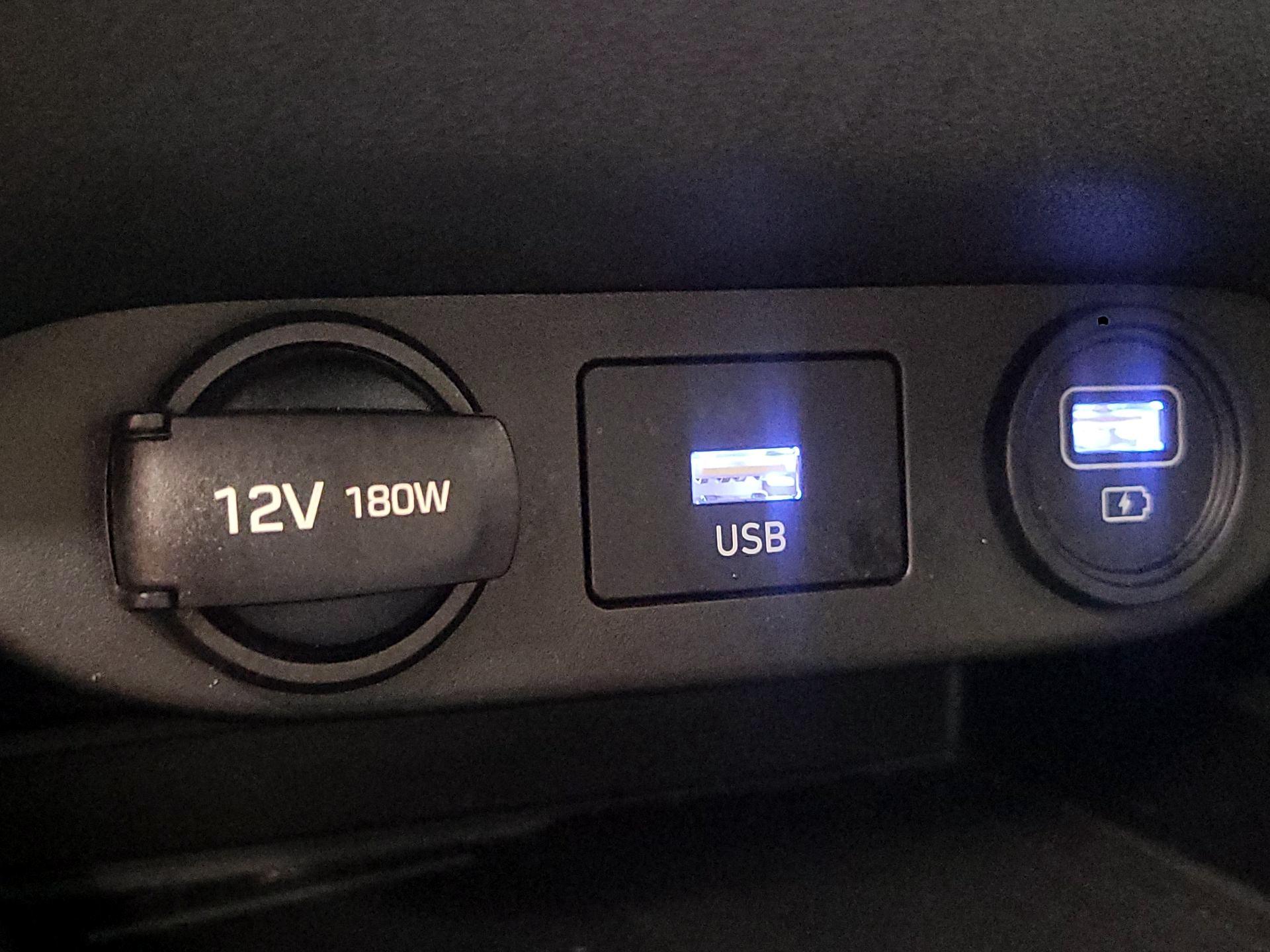 Thumbnail: 2021 Hyundai Elantra - 18