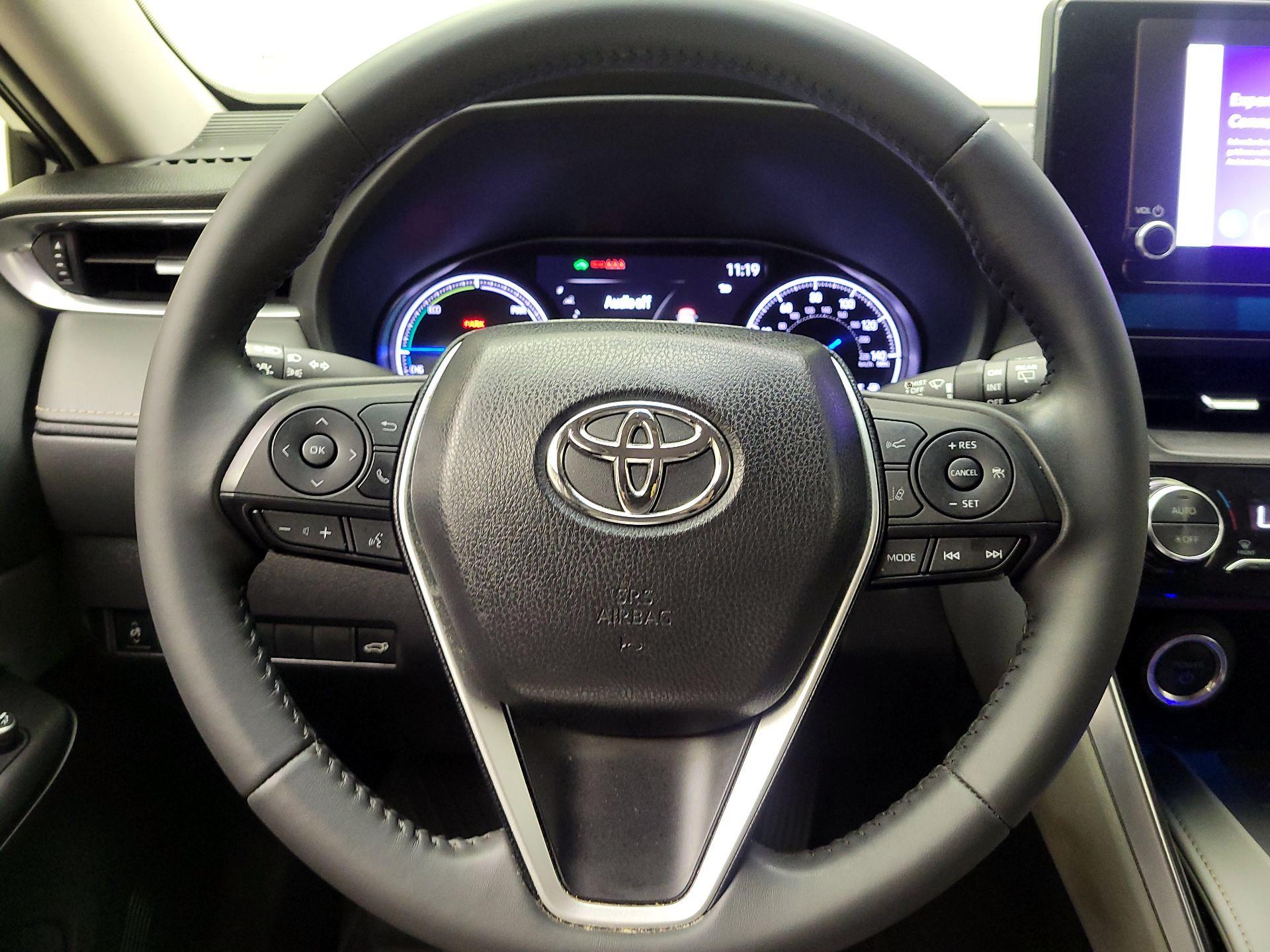 Thumbnail: 2023 Toyota Venza - 10