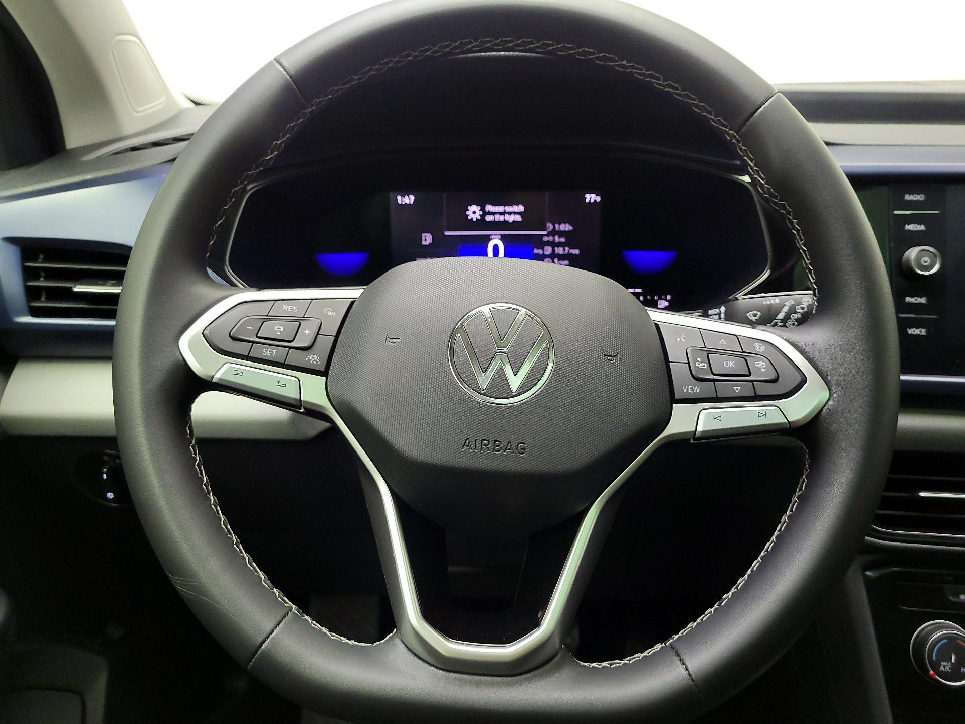 Thumbnail: 2023 Volkswagen Taos - 10