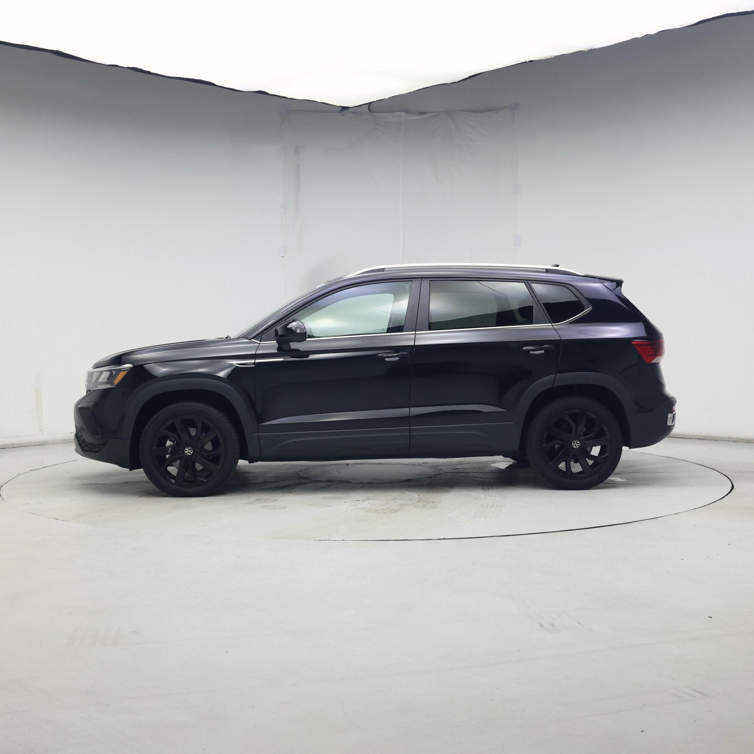 Thumbnail: 2023 Volkswagen Taos - 3