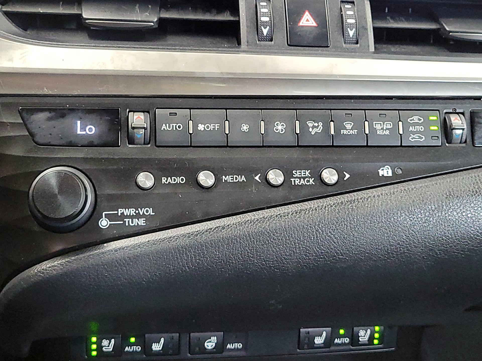 Thumbnail: 2019 Lexus GS - 16