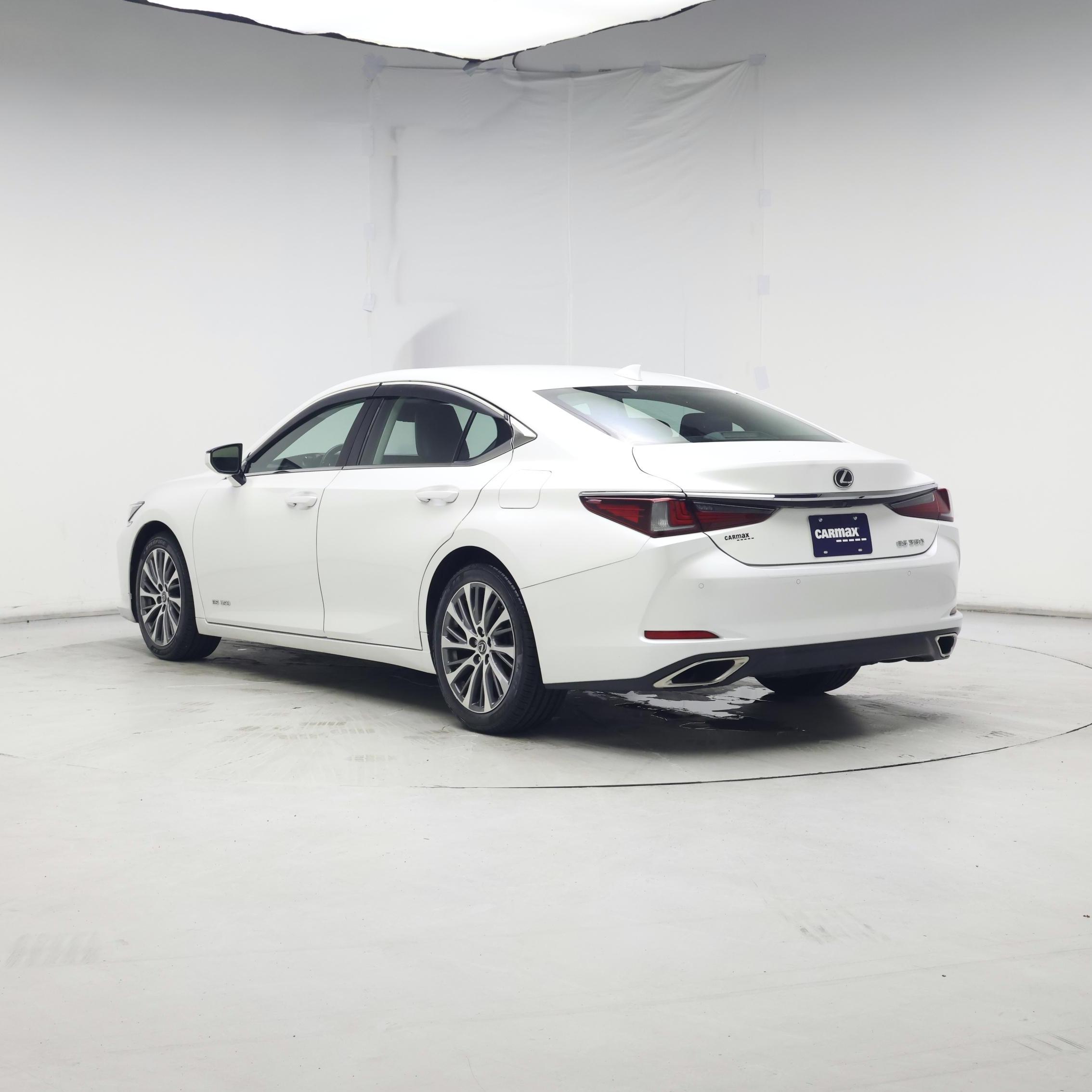 Thumbnail: 2019 Lexus GS - 2