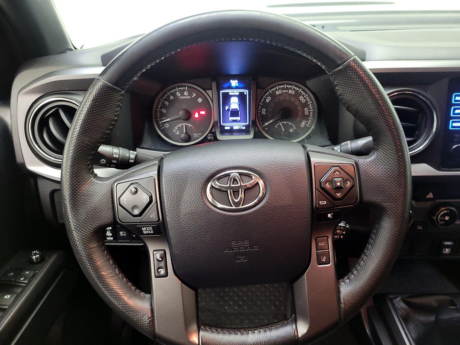 Thumbnail: 2018 Toyota Tacoma - 10