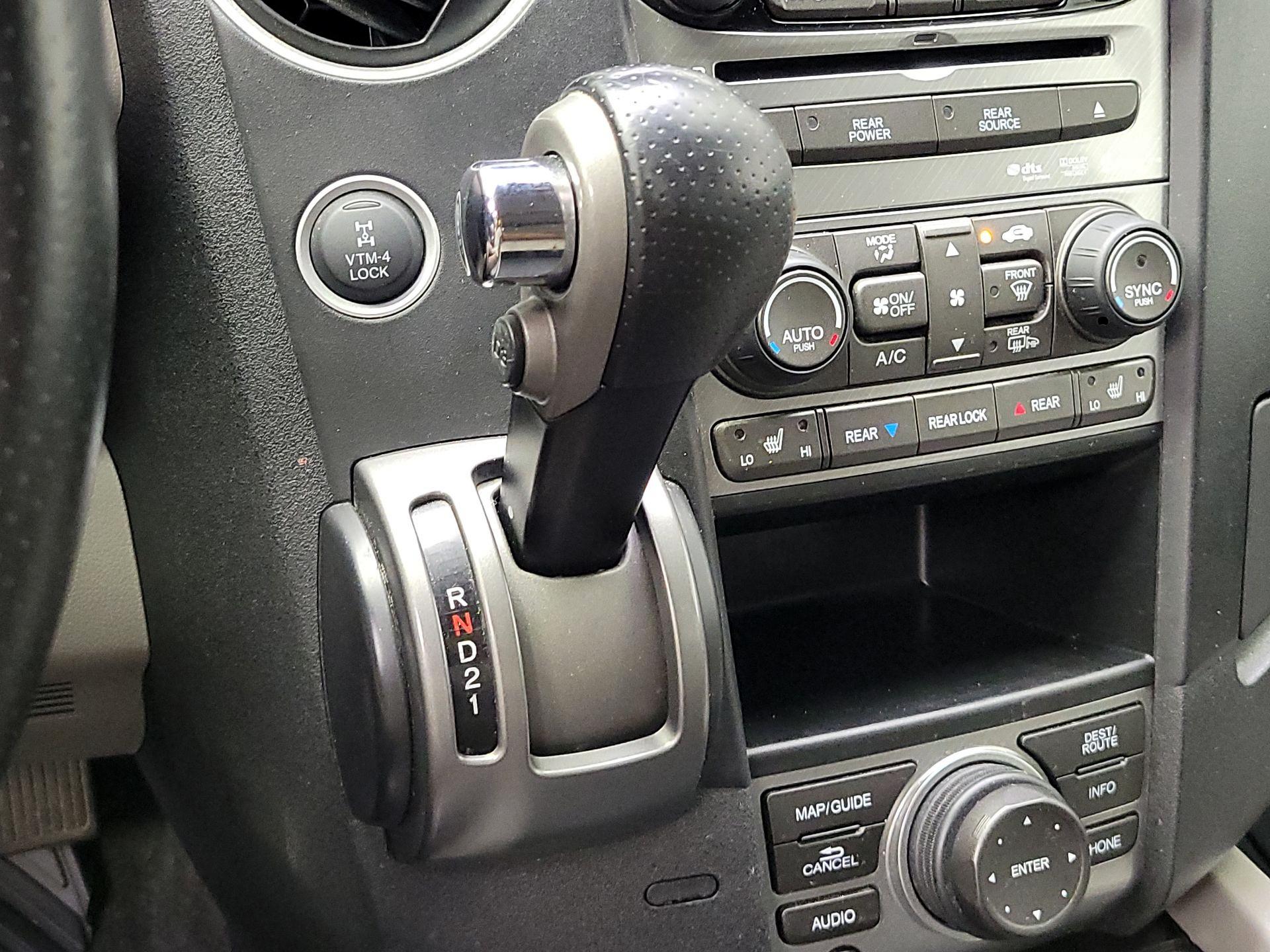 Thumbnail: 2013 Honda Pilot - 17