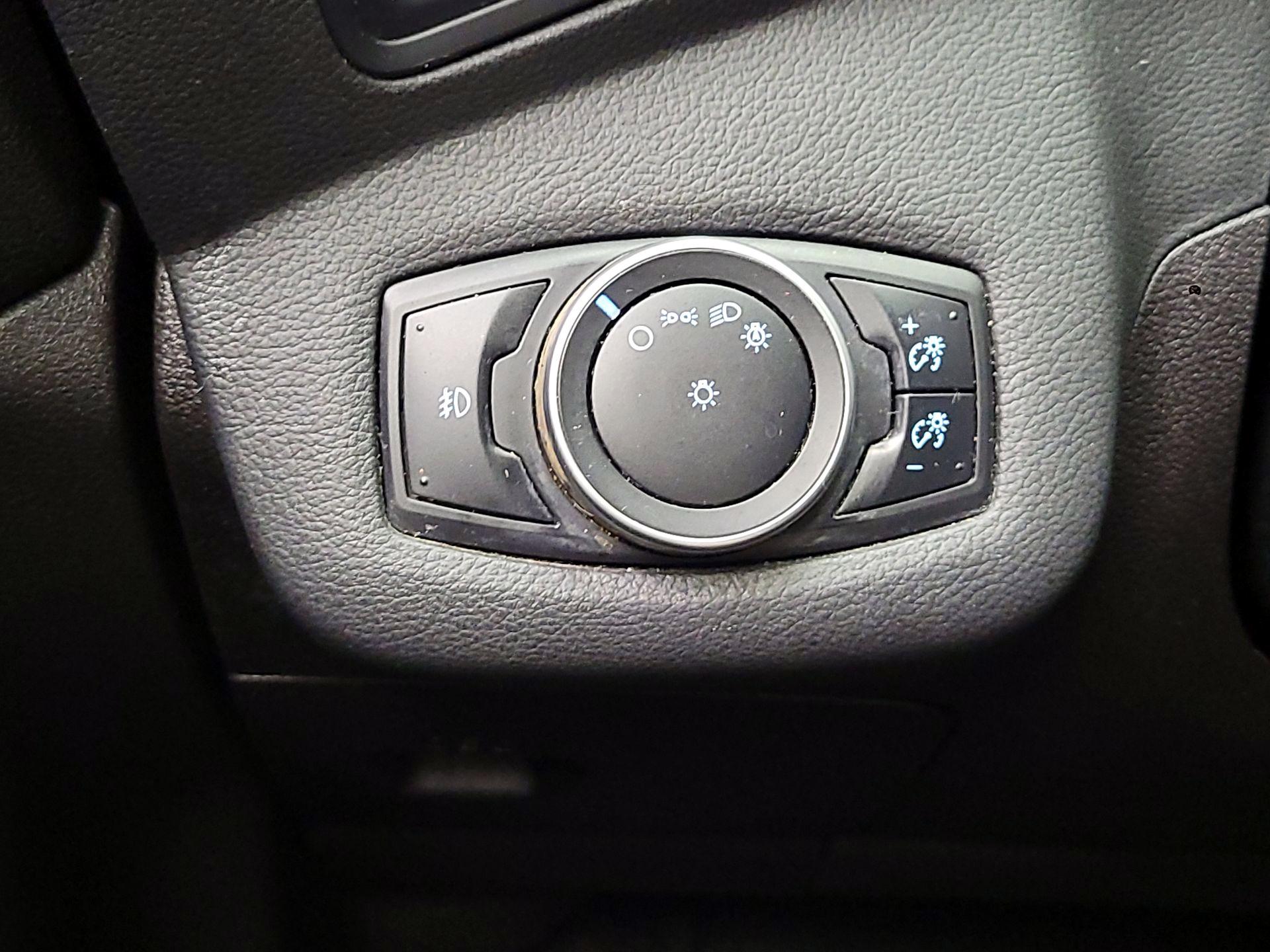 Thumbnail: 2015 Ford Escape - 13
