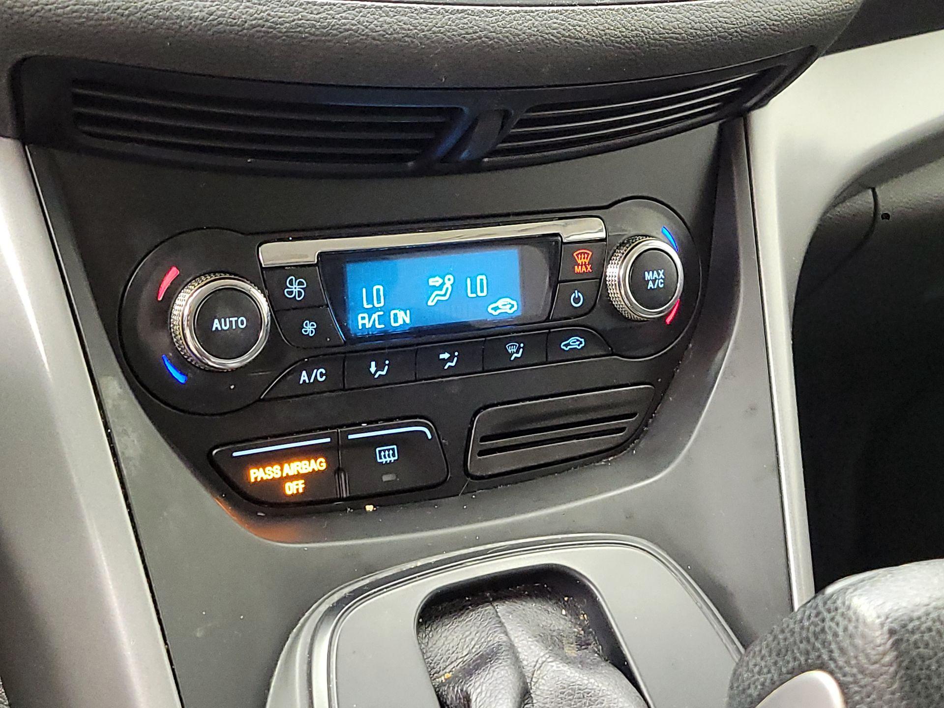 Thumbnail: 2015 Ford Escape - 17