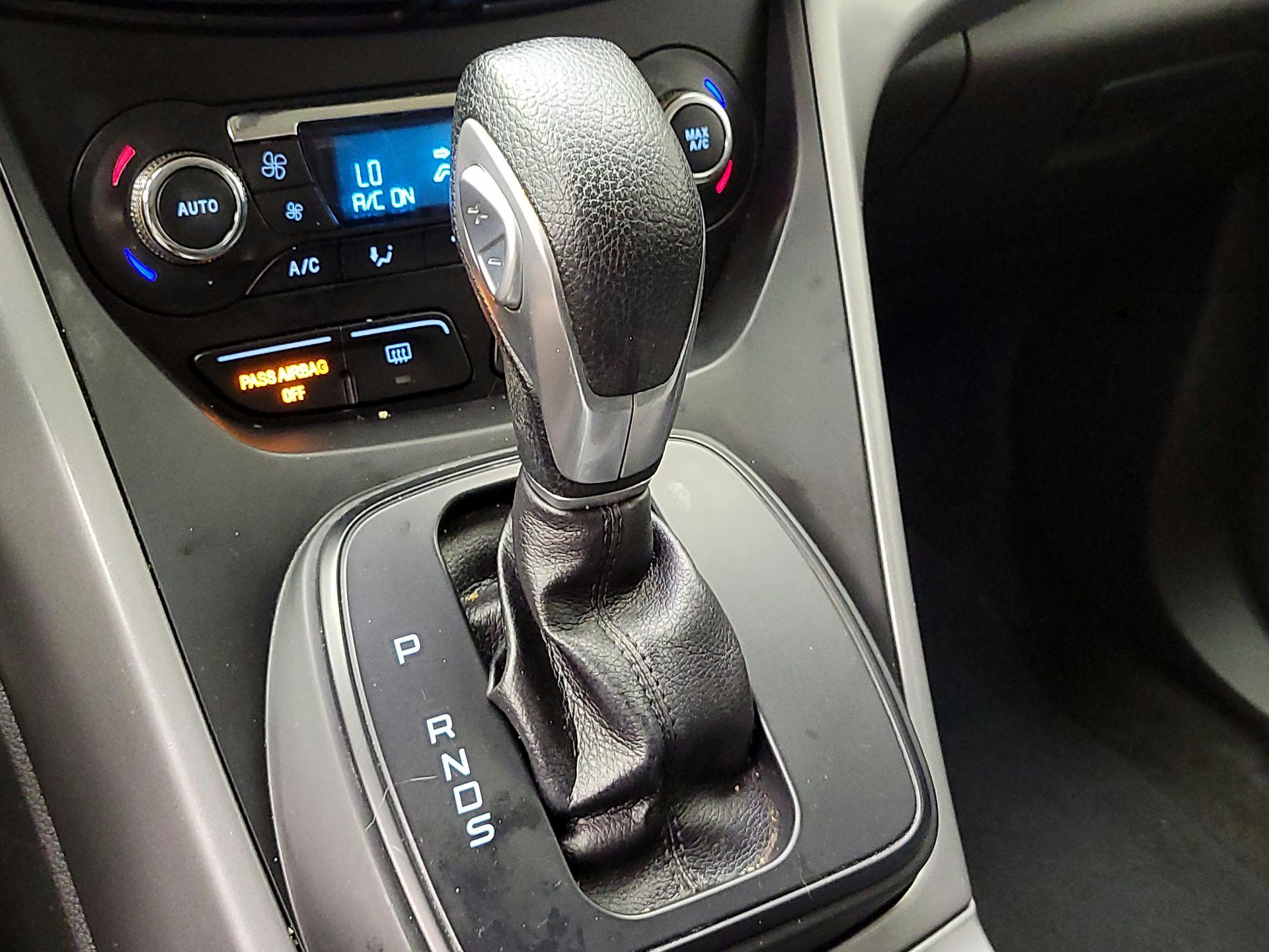 Thumbnail: 2015 Ford Escape - 18