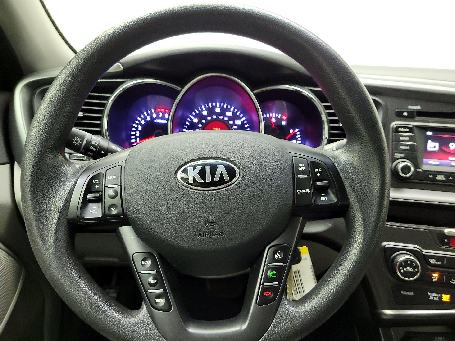 Thumbnail: 2013 Kia Optima - 10