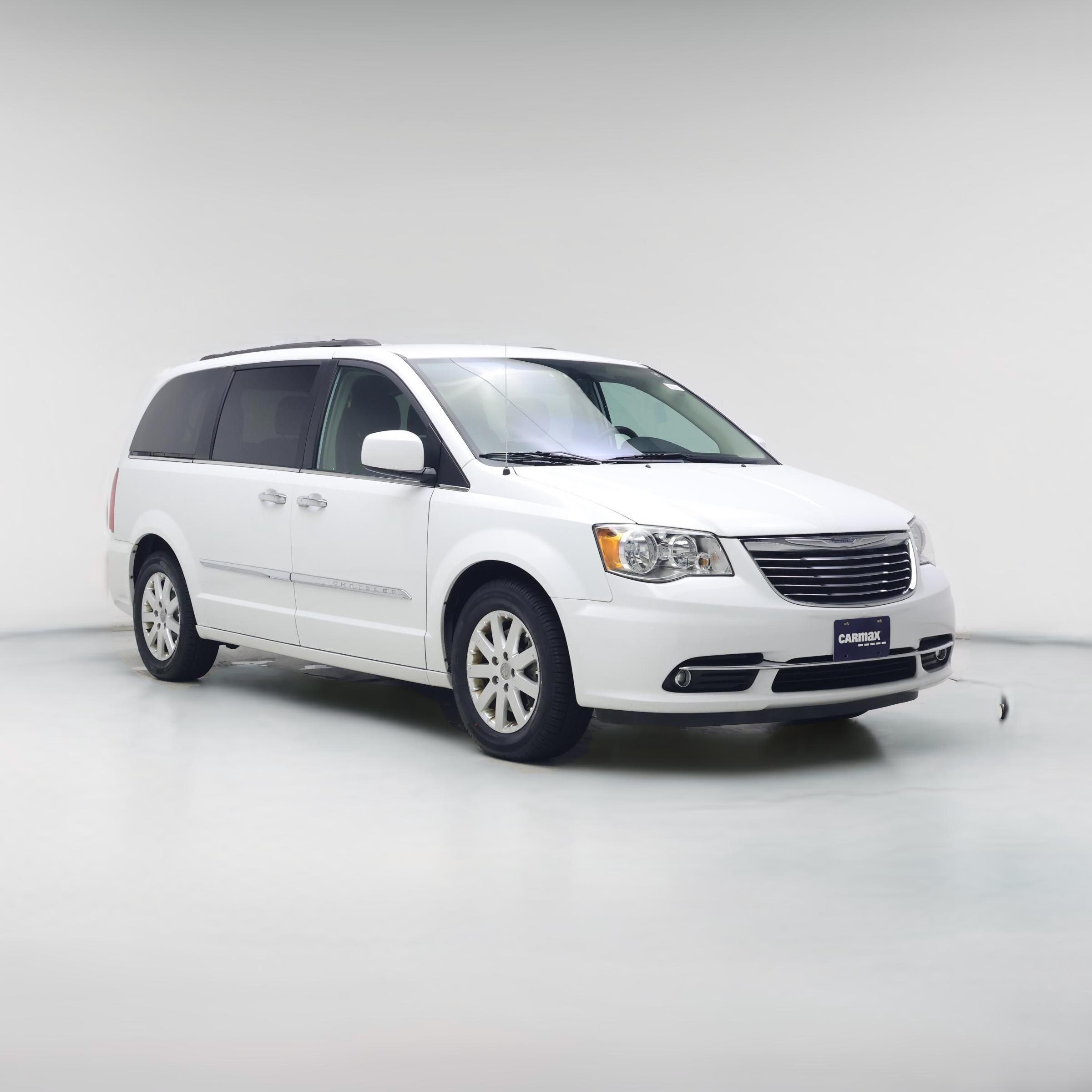 Thumbnail: 2016 Chrysler Town & Country - 1