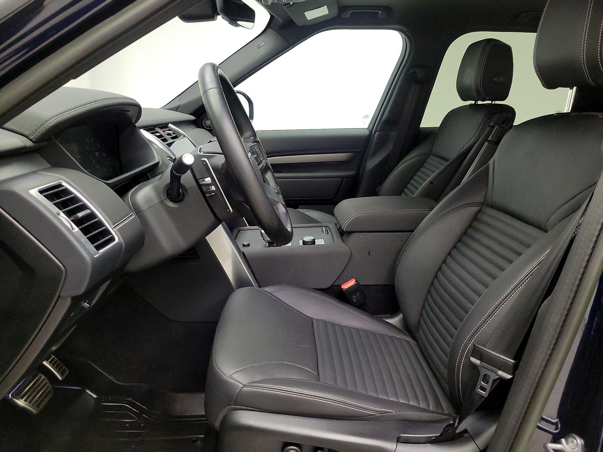 Thumbnail: 2023 Land Rover Discovery - 11