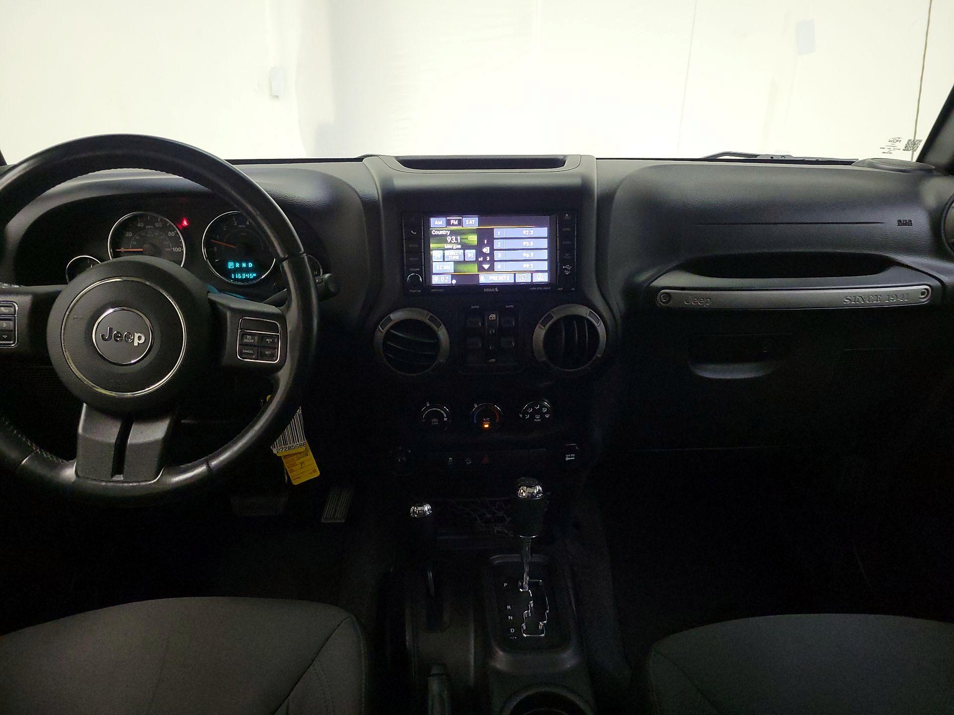 Thumbnail: 2015 Jeep Wrangler - 9