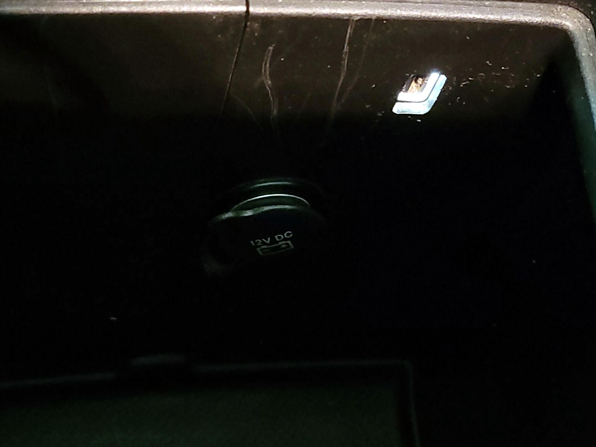Thumbnail: 2015 Jeep Wrangler - 16