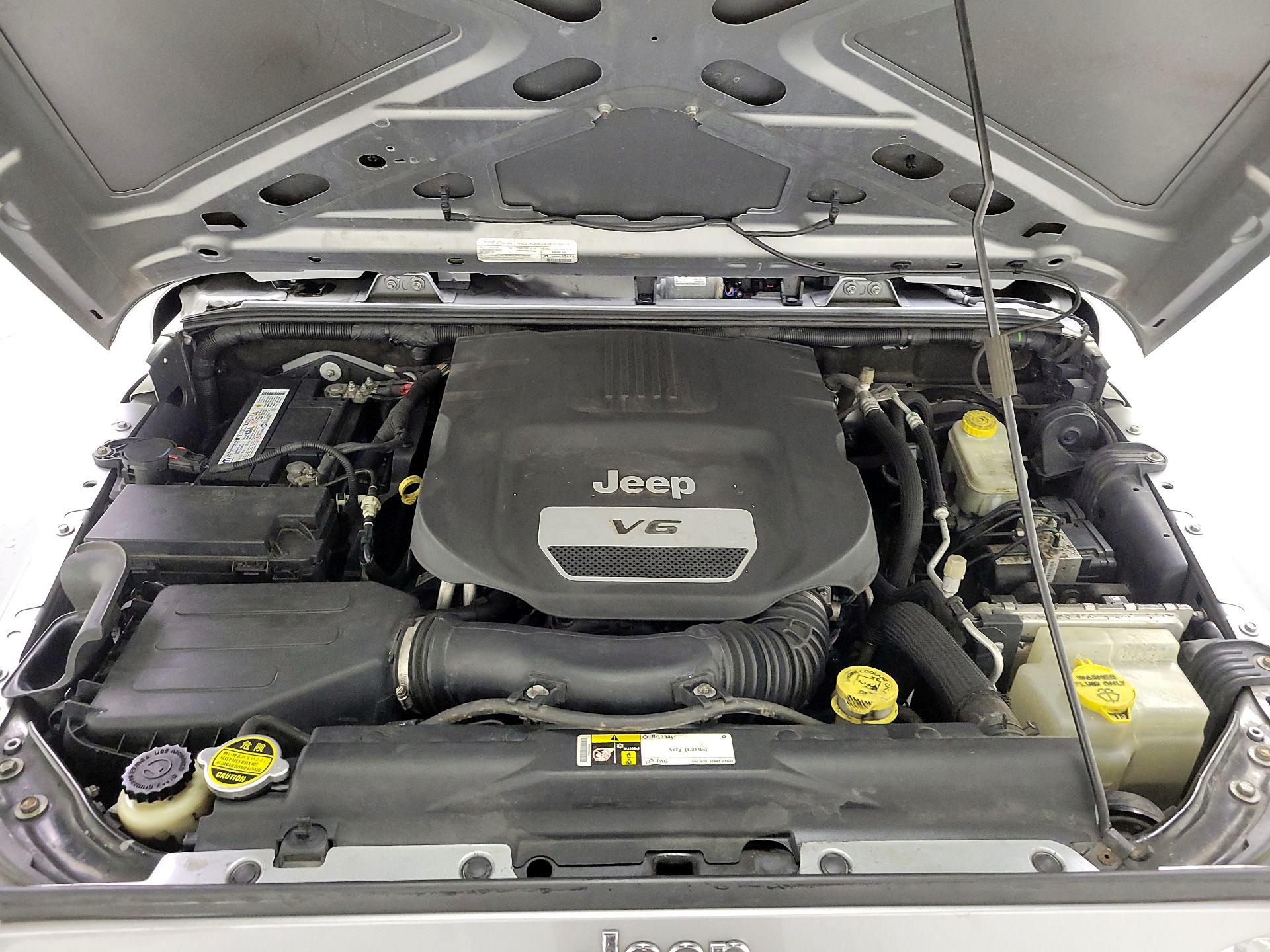 Thumbnail: 2015 Jeep Wrangler - 19