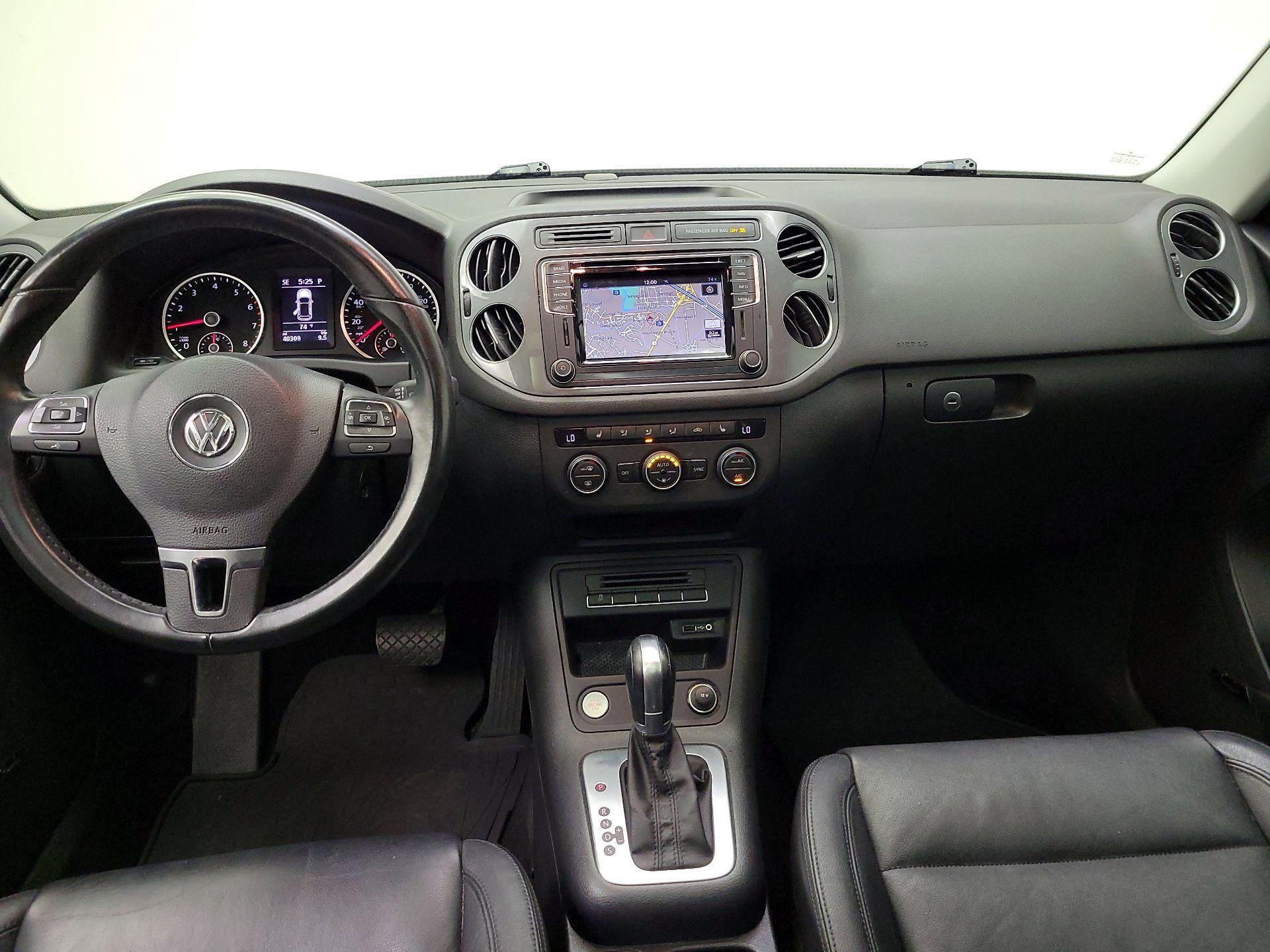 Thumbnail: 2016 Volkswagen Tiguan - 9