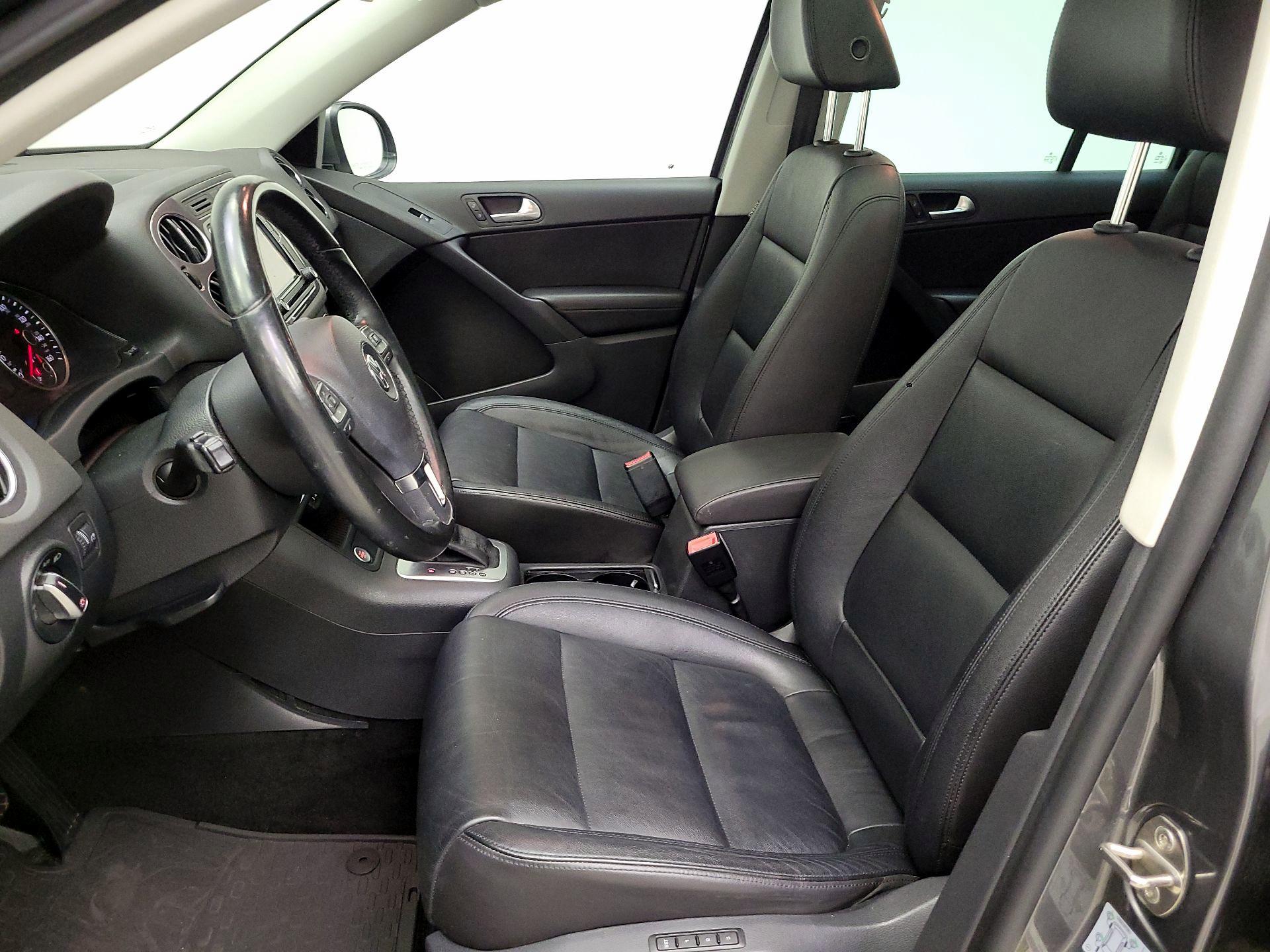 Thumbnail: 2016 Volkswagen Tiguan - 11
