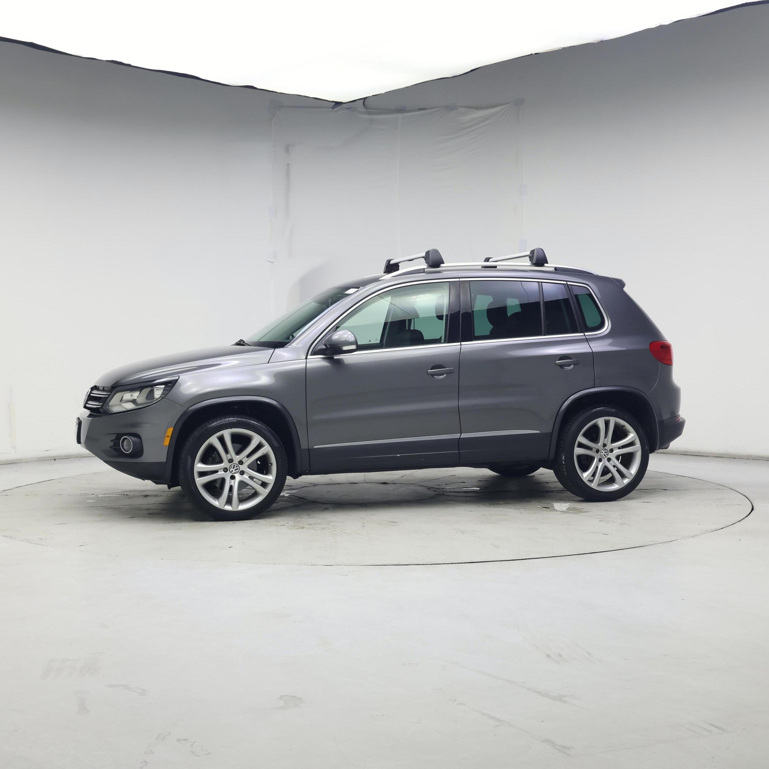 Thumbnail: 2016 Volkswagen Tiguan - 3