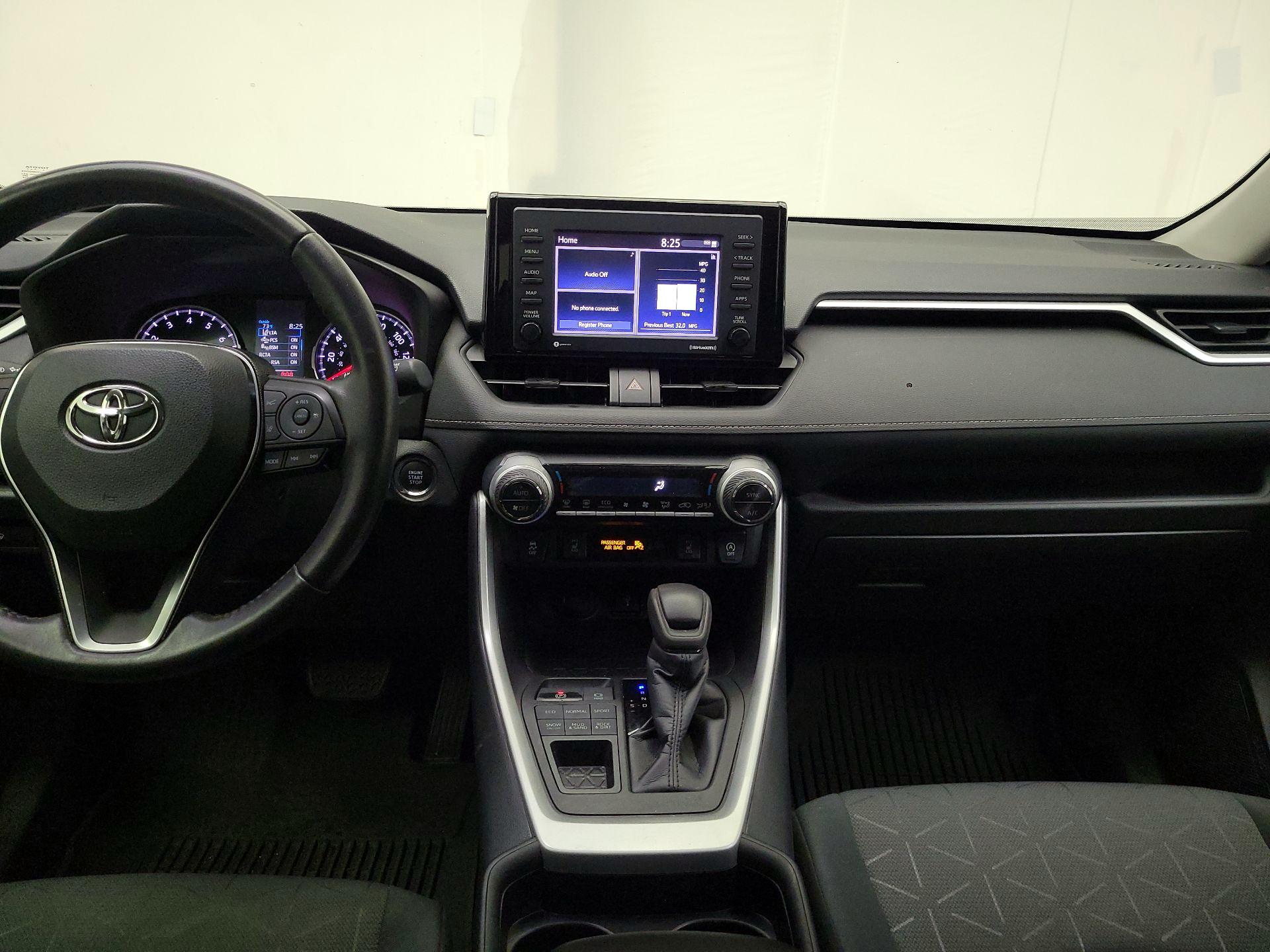 Thumbnail: 2021 Toyota RAV4 - 9