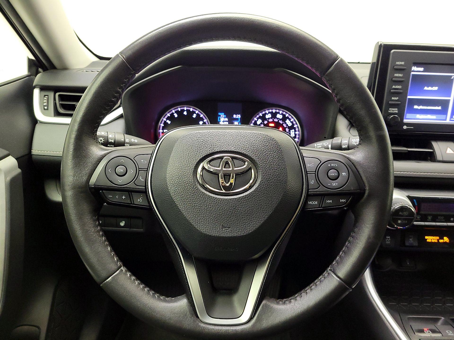 Thumbnail: 2021 Toyota RAV4 - 10