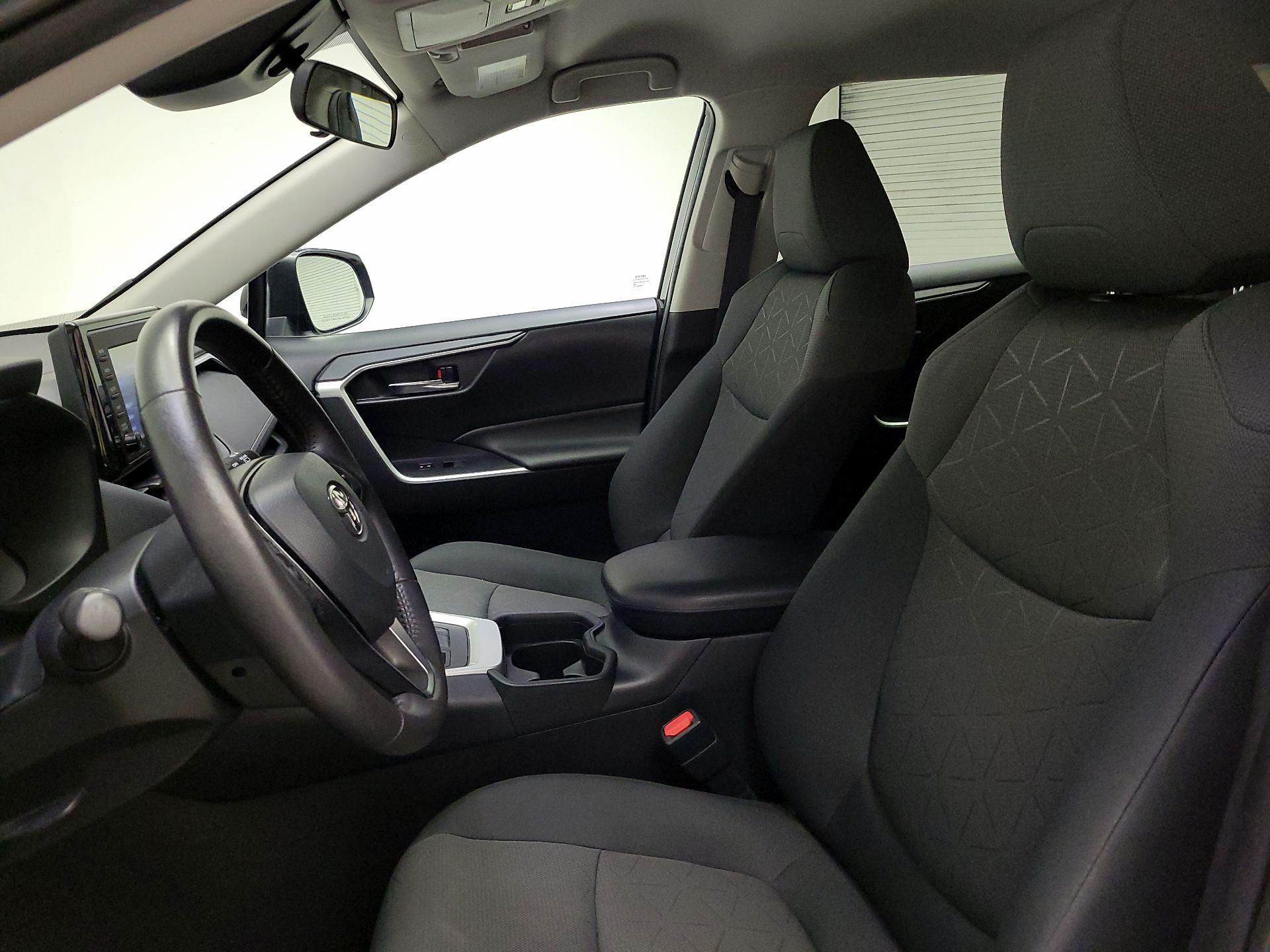 Thumbnail: 2021 Toyota RAV4 - 11