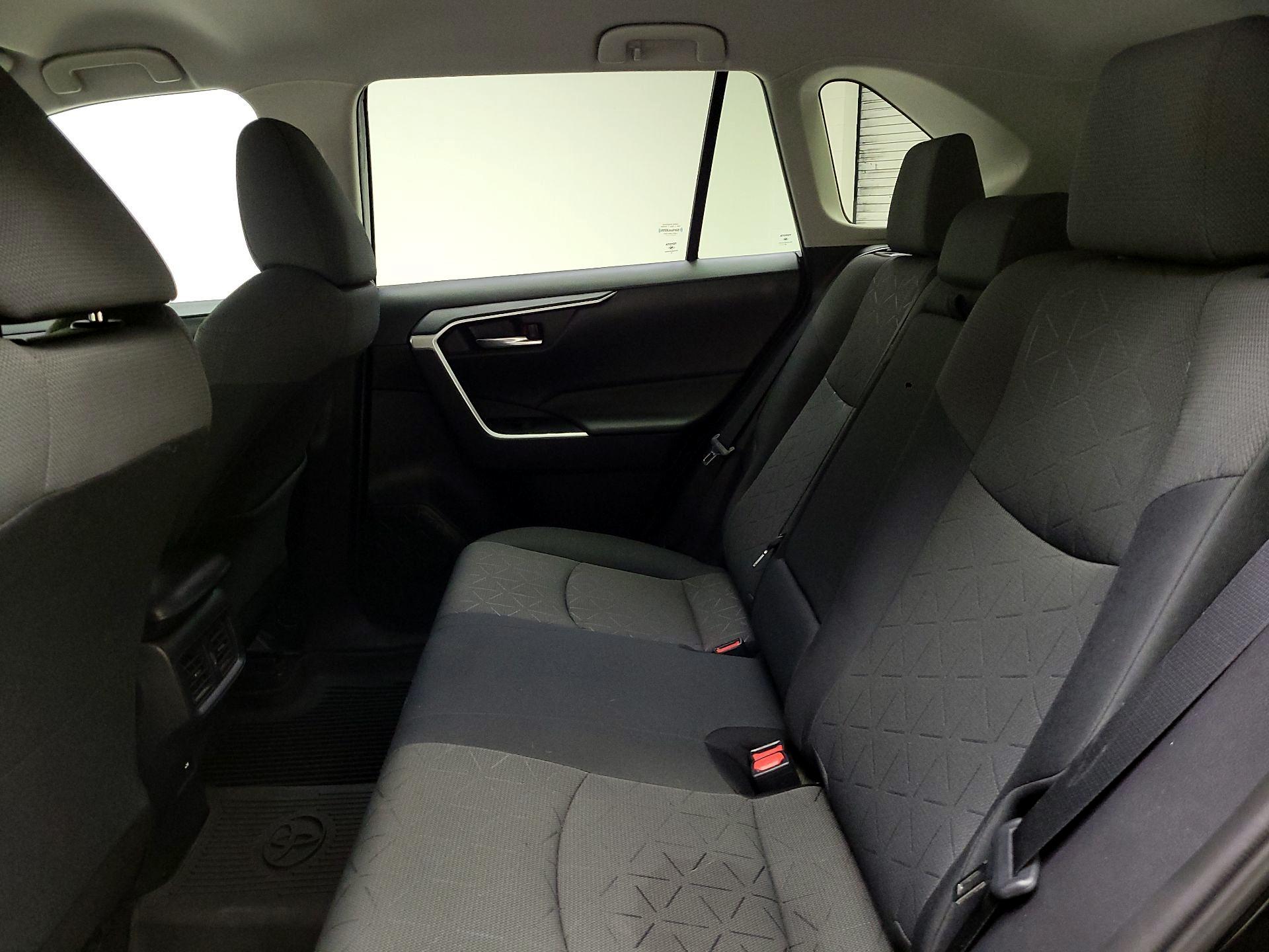 Thumbnail: 2021 Toyota RAV4 - 20