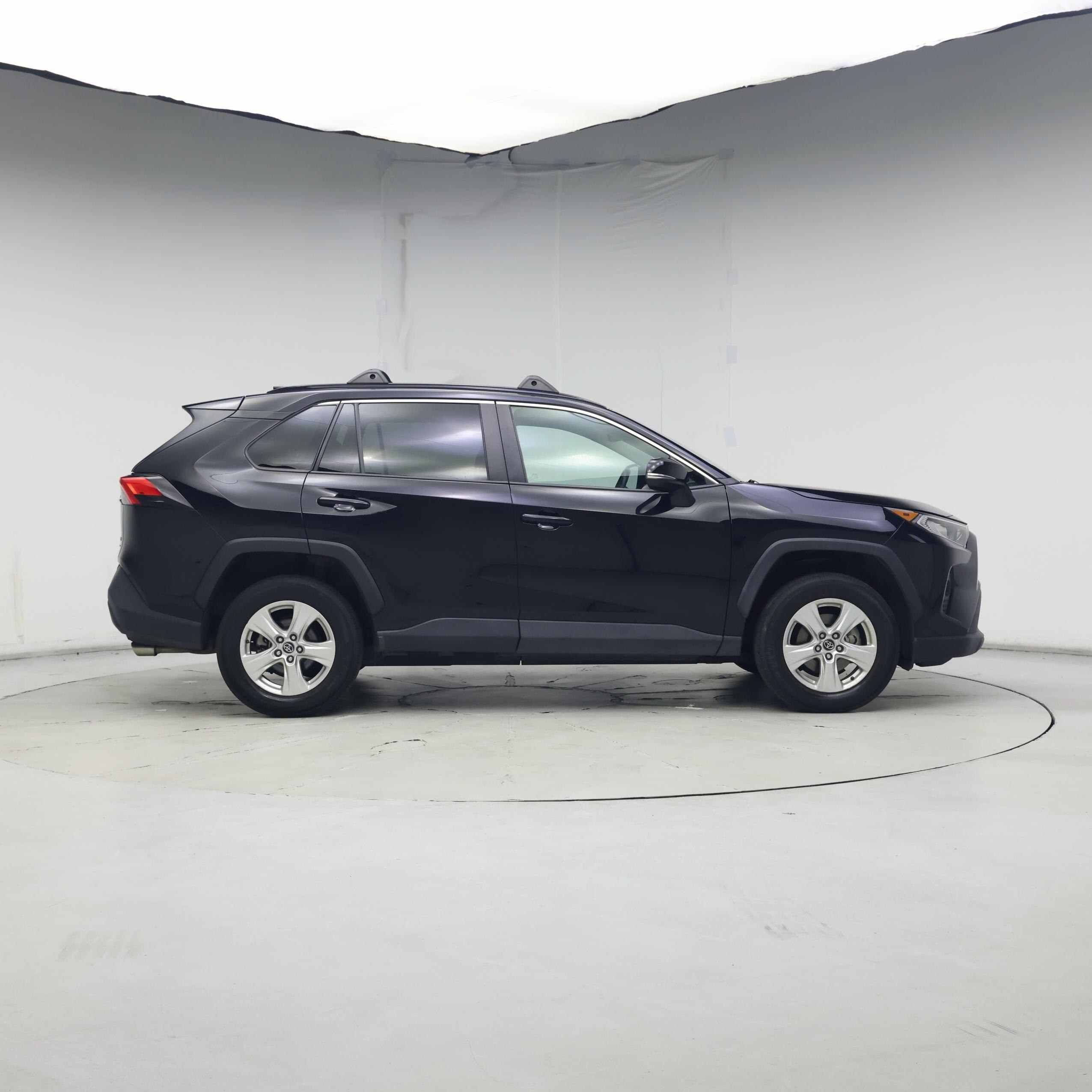 Thumbnail: 2021 Toyota RAV4 - 7
