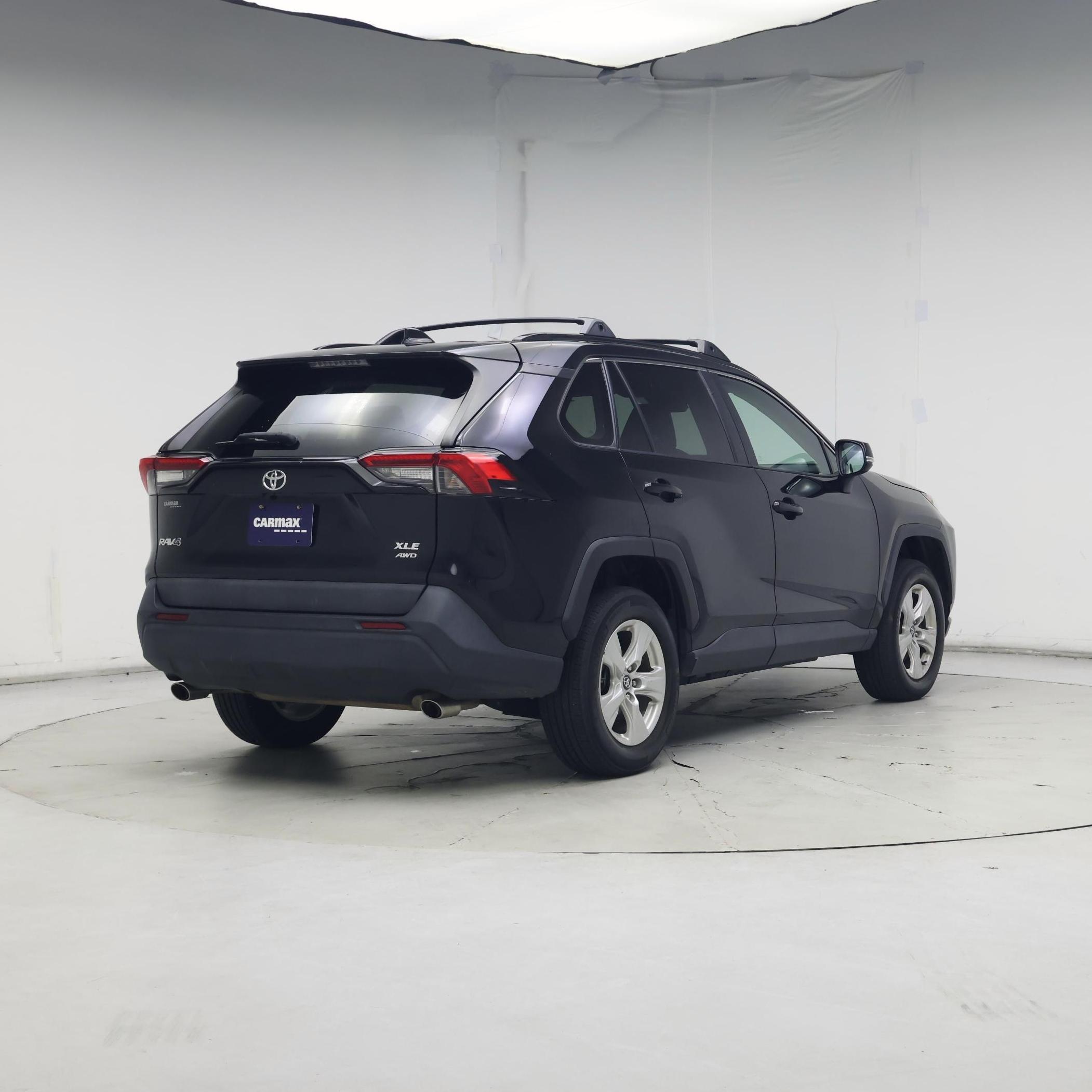 Thumbnail: 2021 Toyota RAV4 - 8
