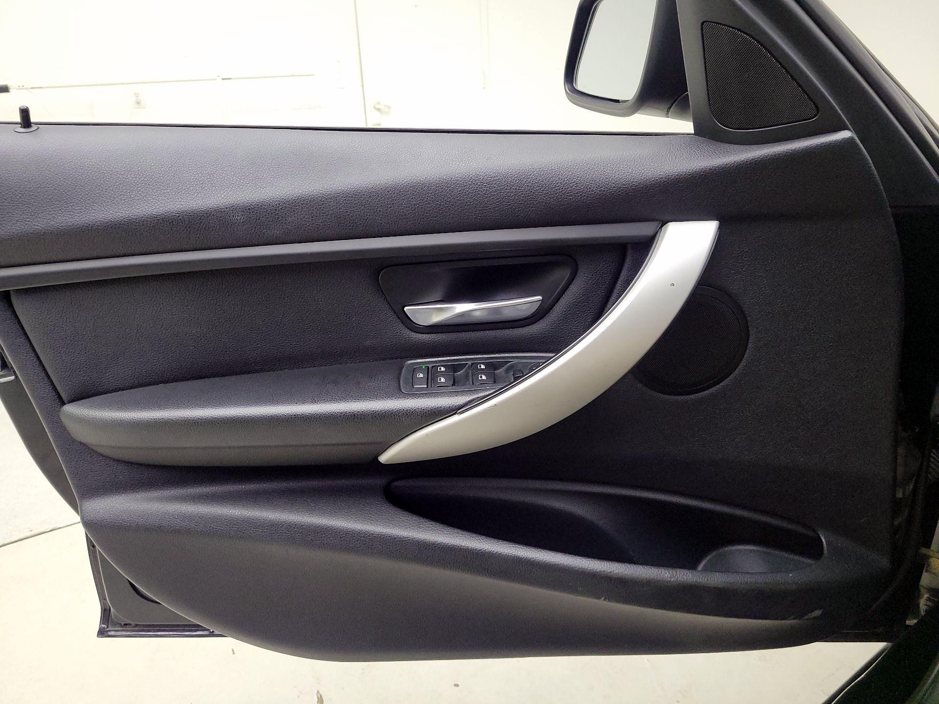 Thumbnail: 2013 BMW 3 Series - 12
