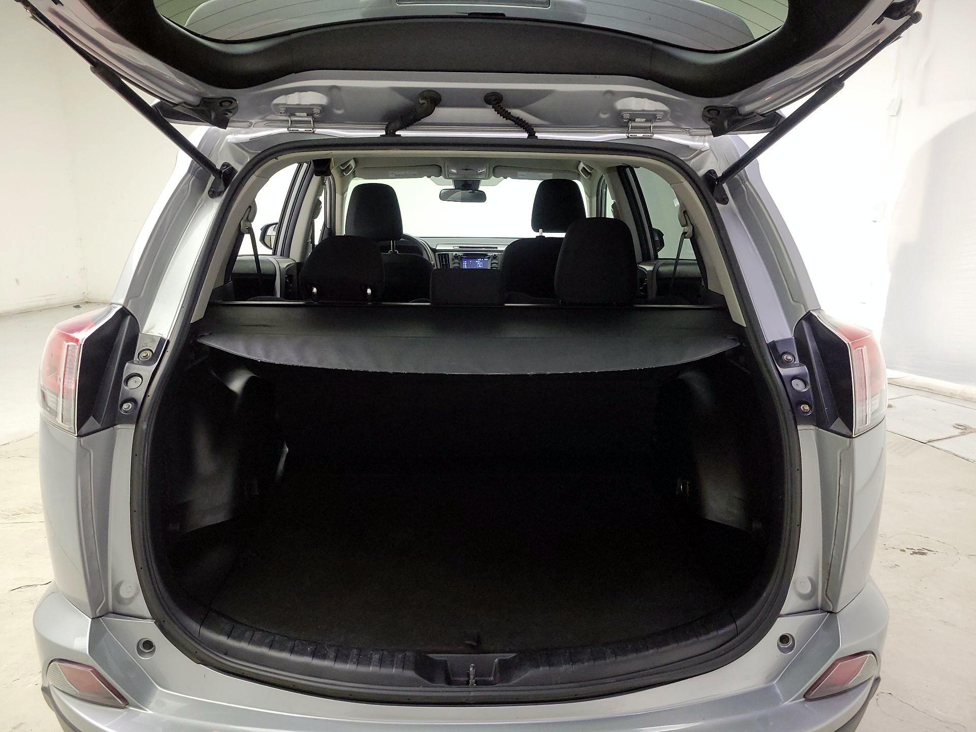 Thumbnail: 2017 Toyota RAV4 - 20