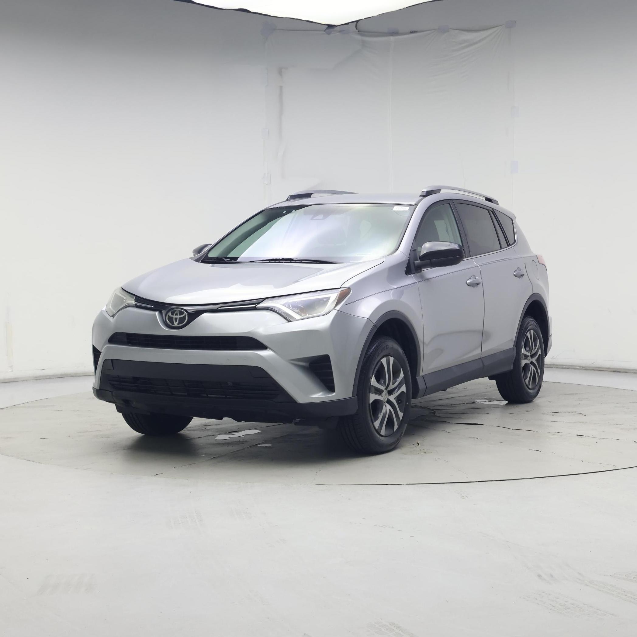 Thumbnail: 2017 Toyota RAV4 - 4