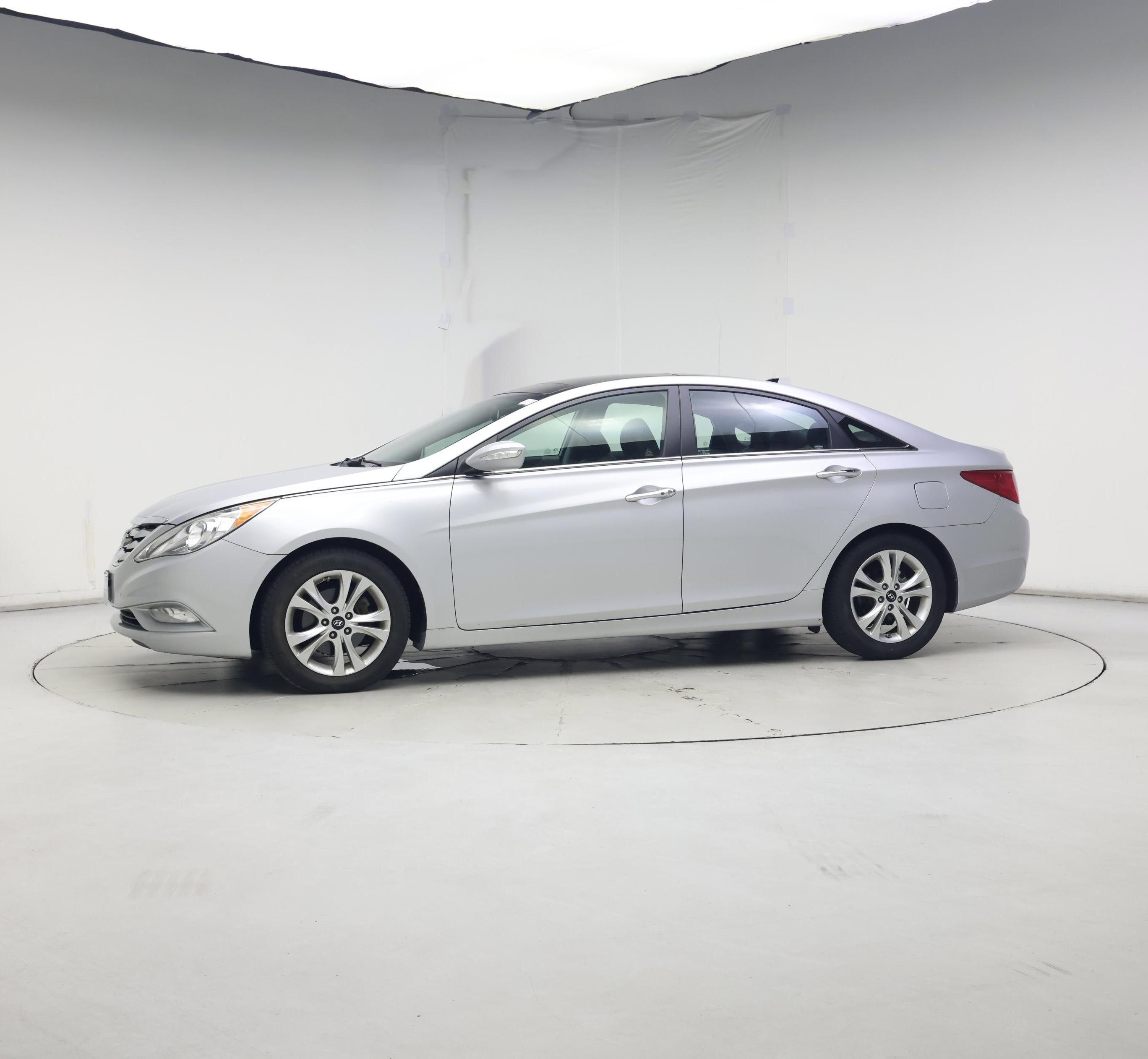 Thumbnail: 2013 Hyundai Sonata - 3