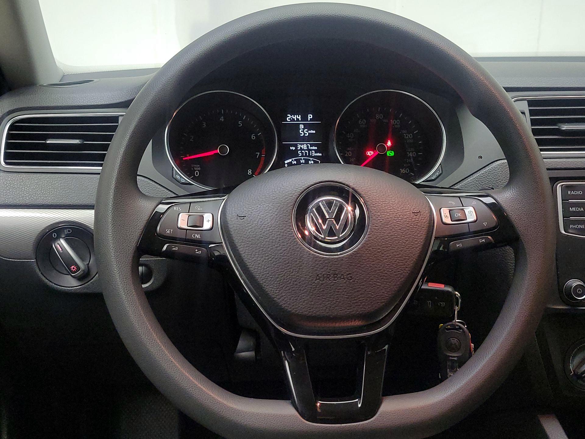 Thumbnail: 2017 Volkswagen Jetta - 10