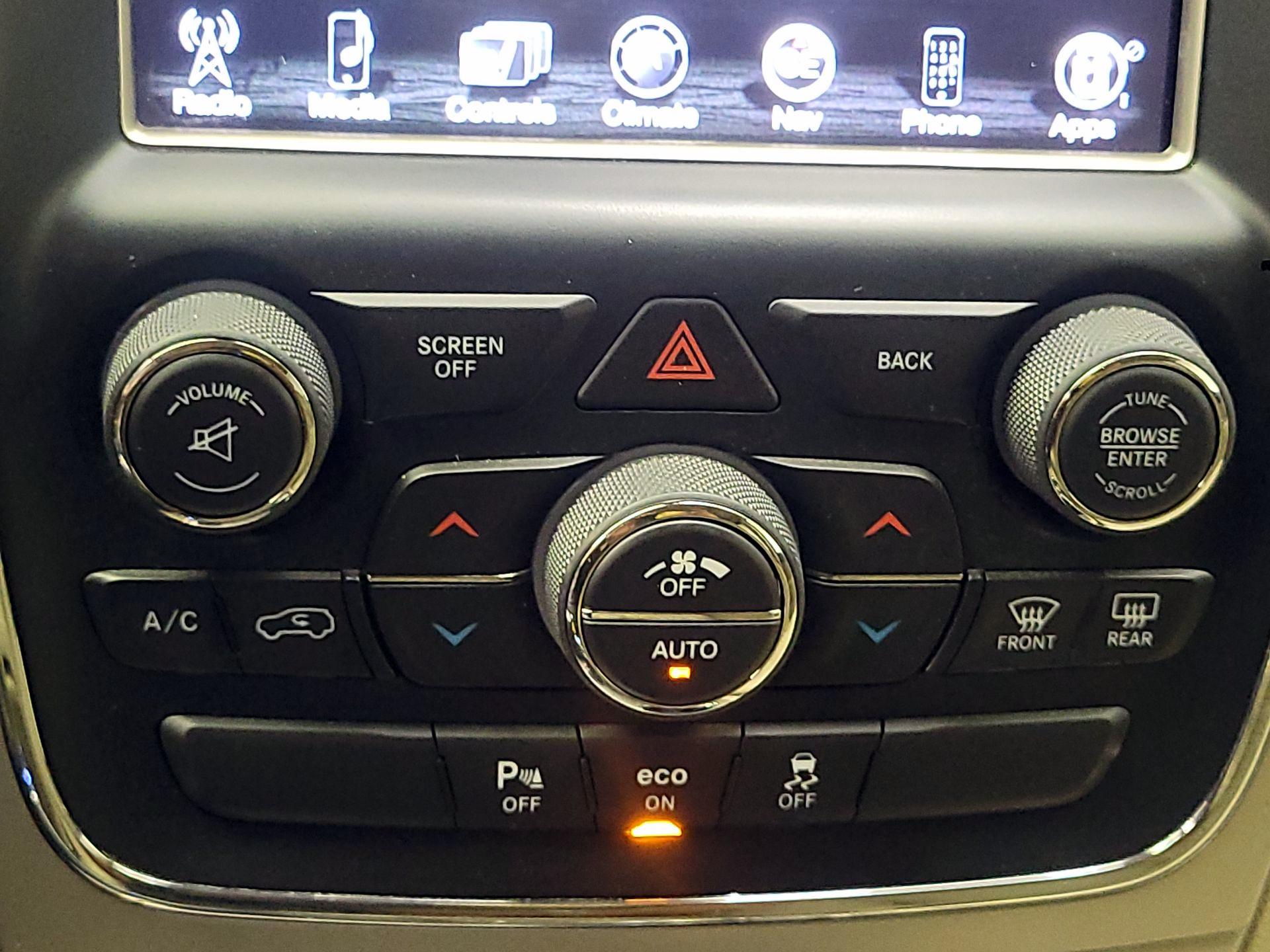 Thumbnail: 2014 Jeep Grand Cherokee - 17