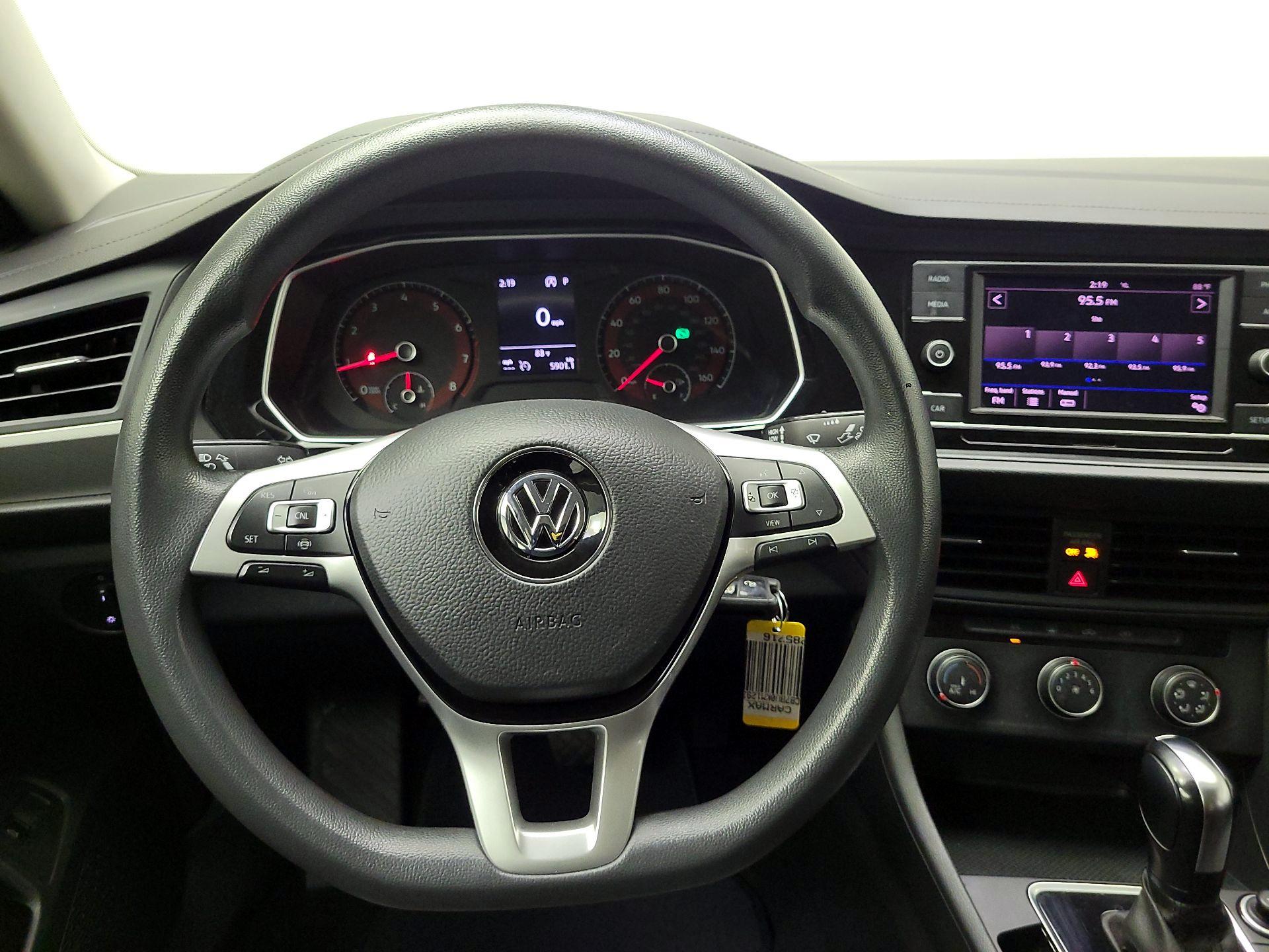 Thumbnail: 2019 Volkswagen Jetta - 10